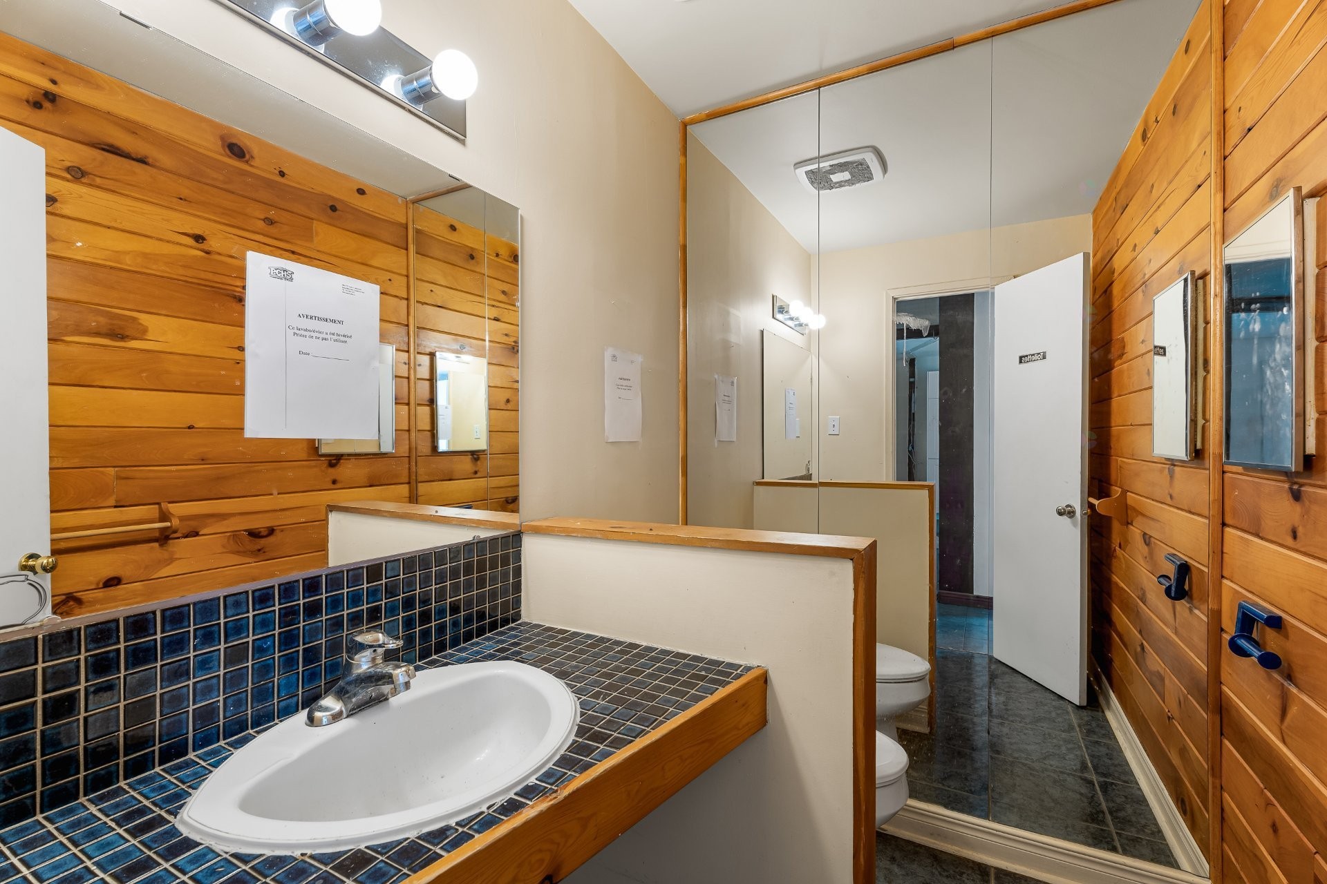 









1102


Boul. de La Salette

,
Saint-Jérôme,




QC
J5L2J7

