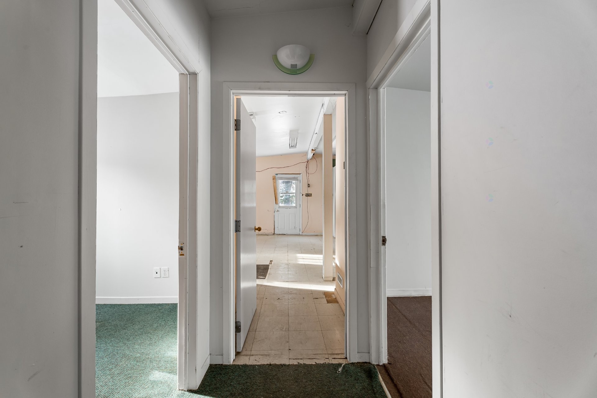 









1102


Boul. de La Salette

,
Saint-Jérôme,




QC
J5L2J7

