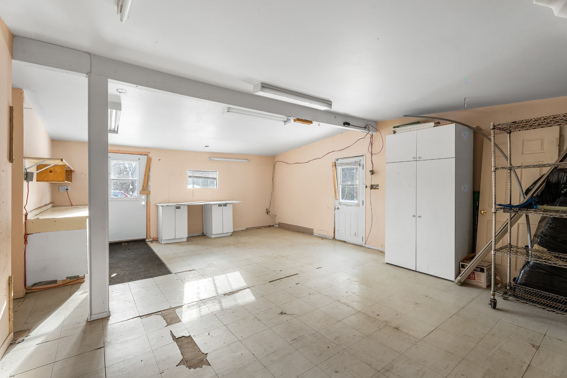 









1102


Boul. de La Salette

,
Saint-Jérôme,




QC
J5L2J7

