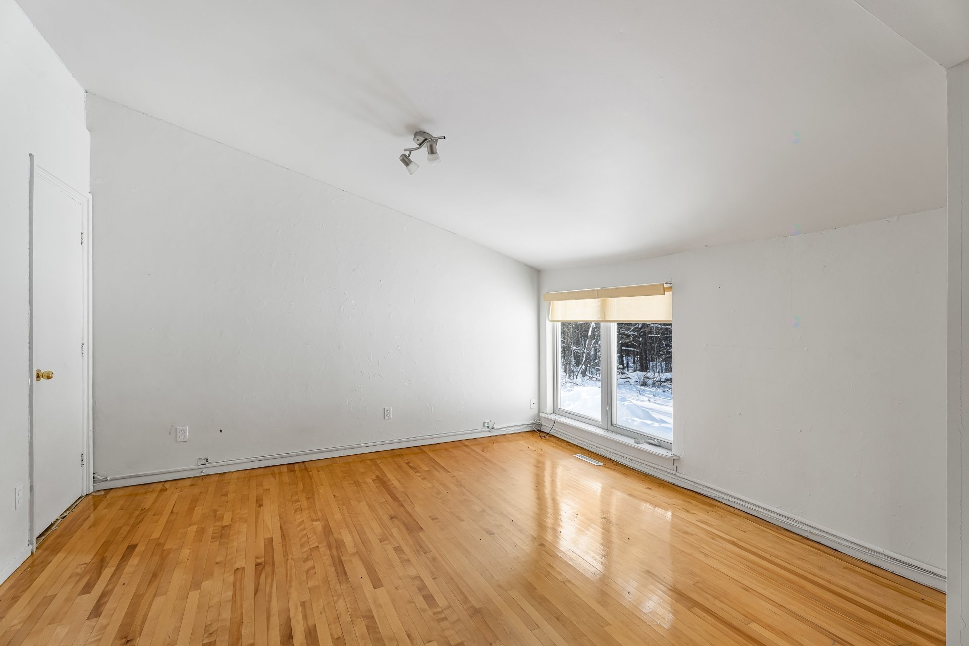 









1102


Boul. de La Salette

,
Saint-Jérôme,




QC
J5L2J7

