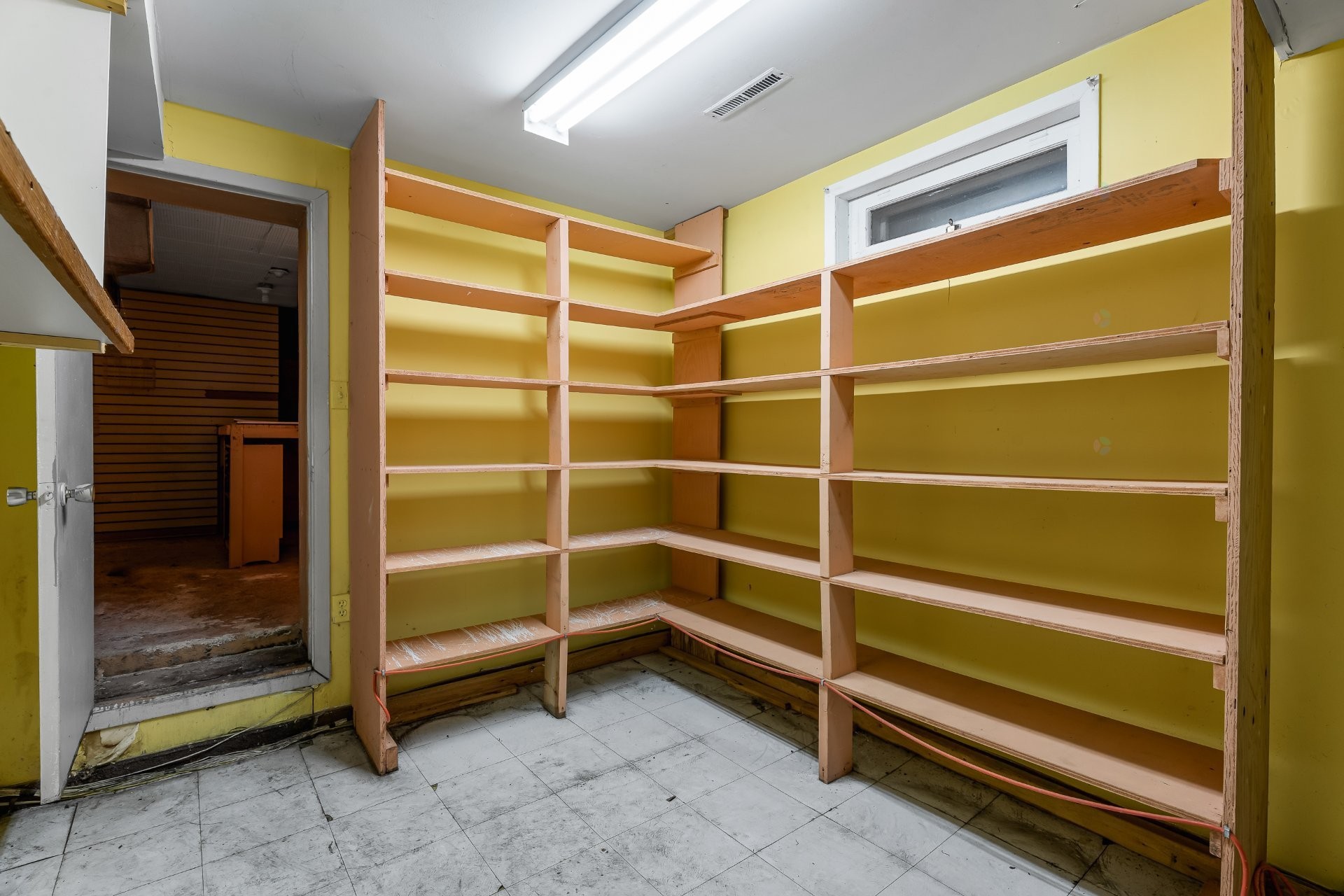 









1102


Boul. de La Salette

,
Saint-Jérôme,




QC
J5L2J7

