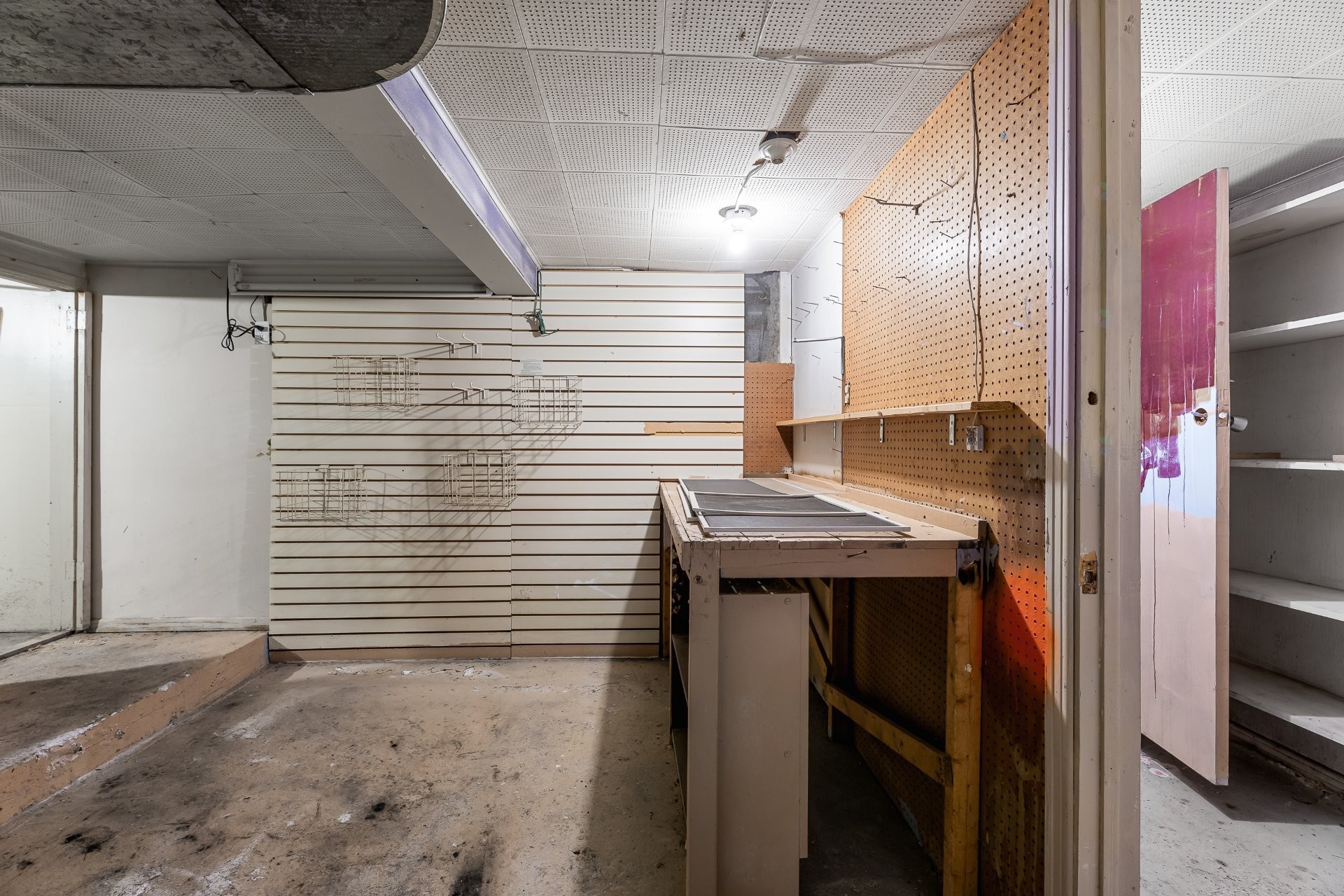 









1102


Boul. de La Salette

,
Saint-Jérôme,




QC
J5L2J7

