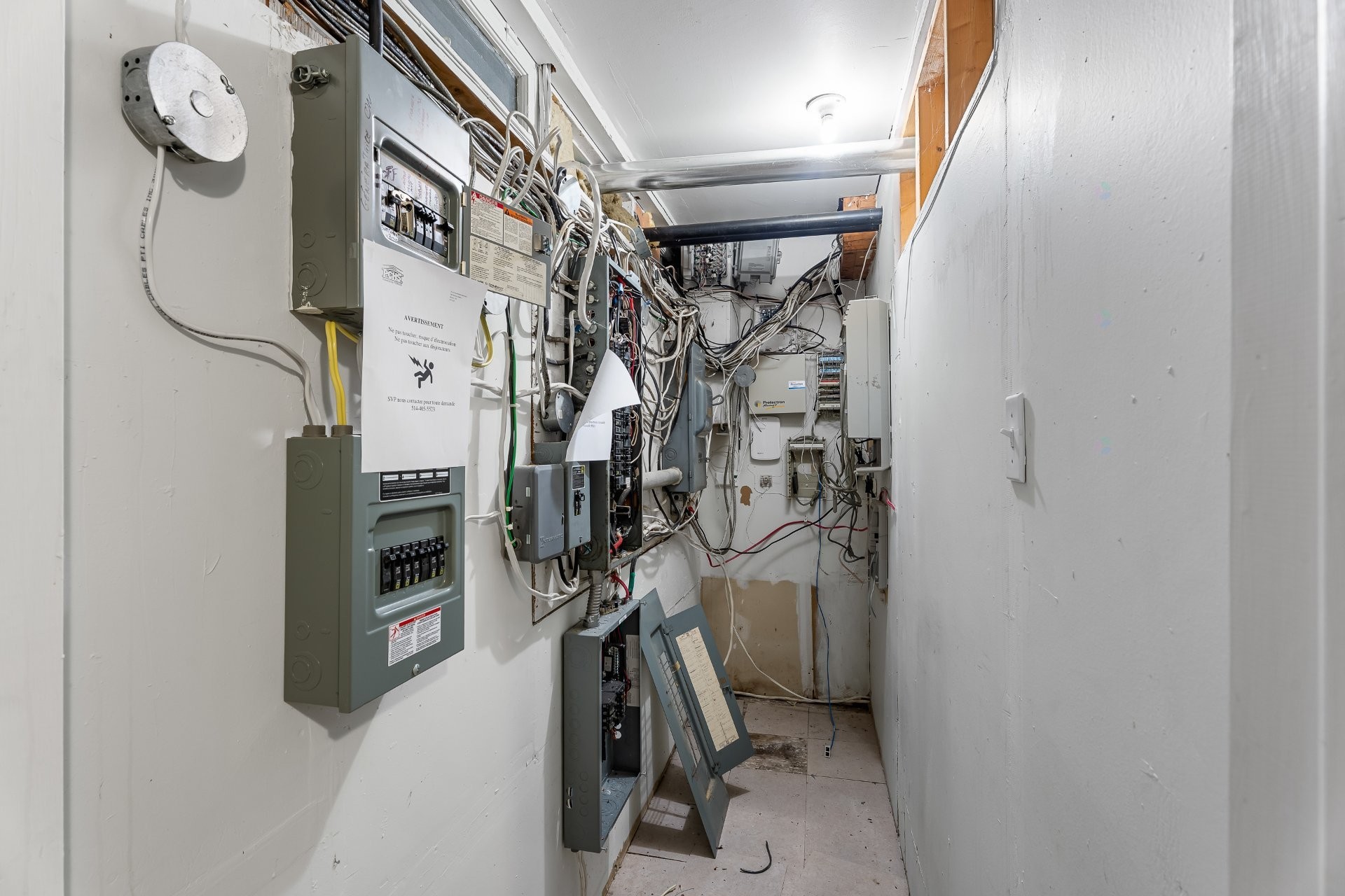 









1102


Boul. de La Salette

,
Saint-Jérôme,




QC
J5L2J7

