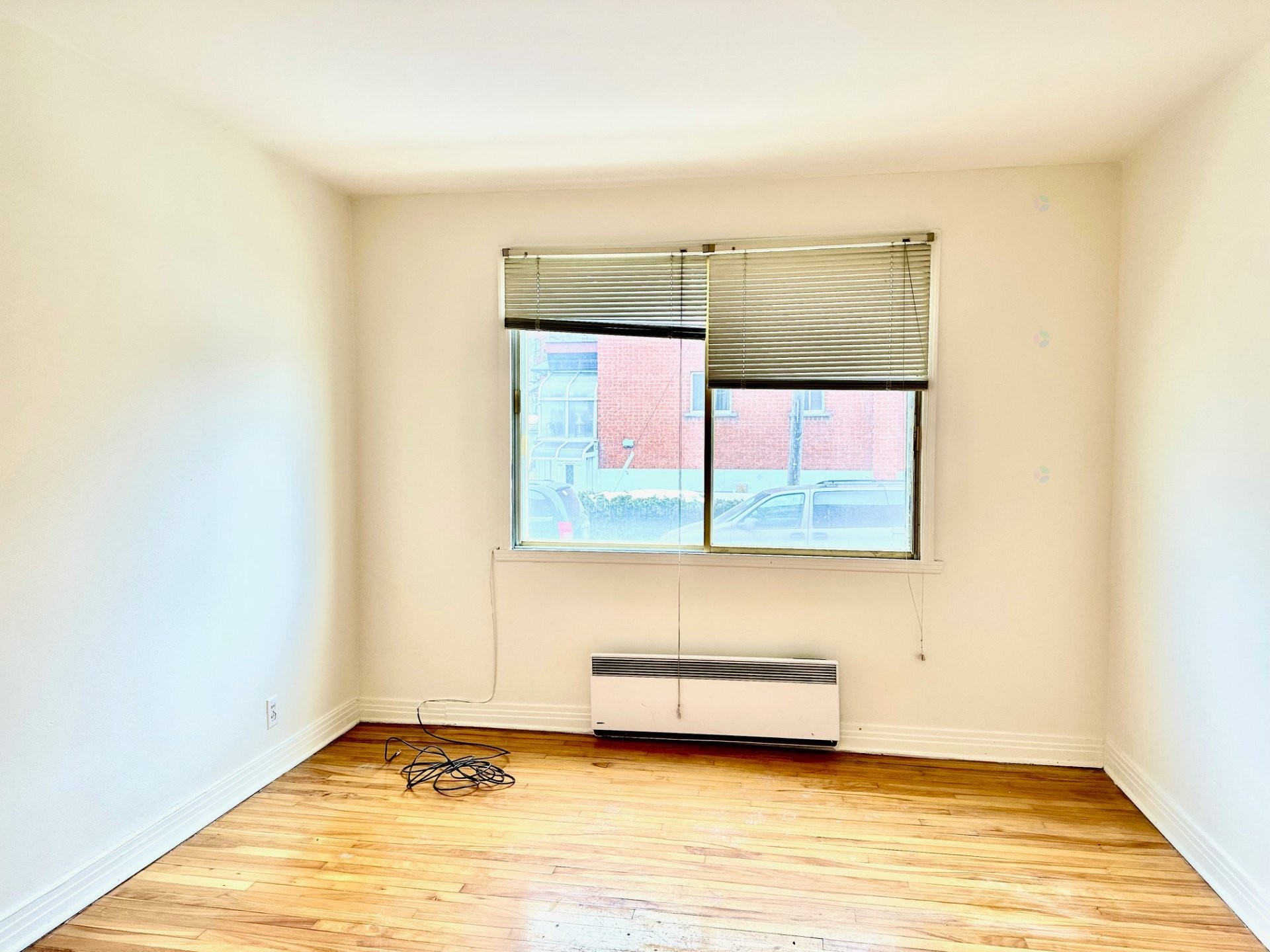 









2530


Rue De Beaujeu

,
Montréal (Villeray/Saint-Michel/Parc-Extension),




QC
H2A1Z3


