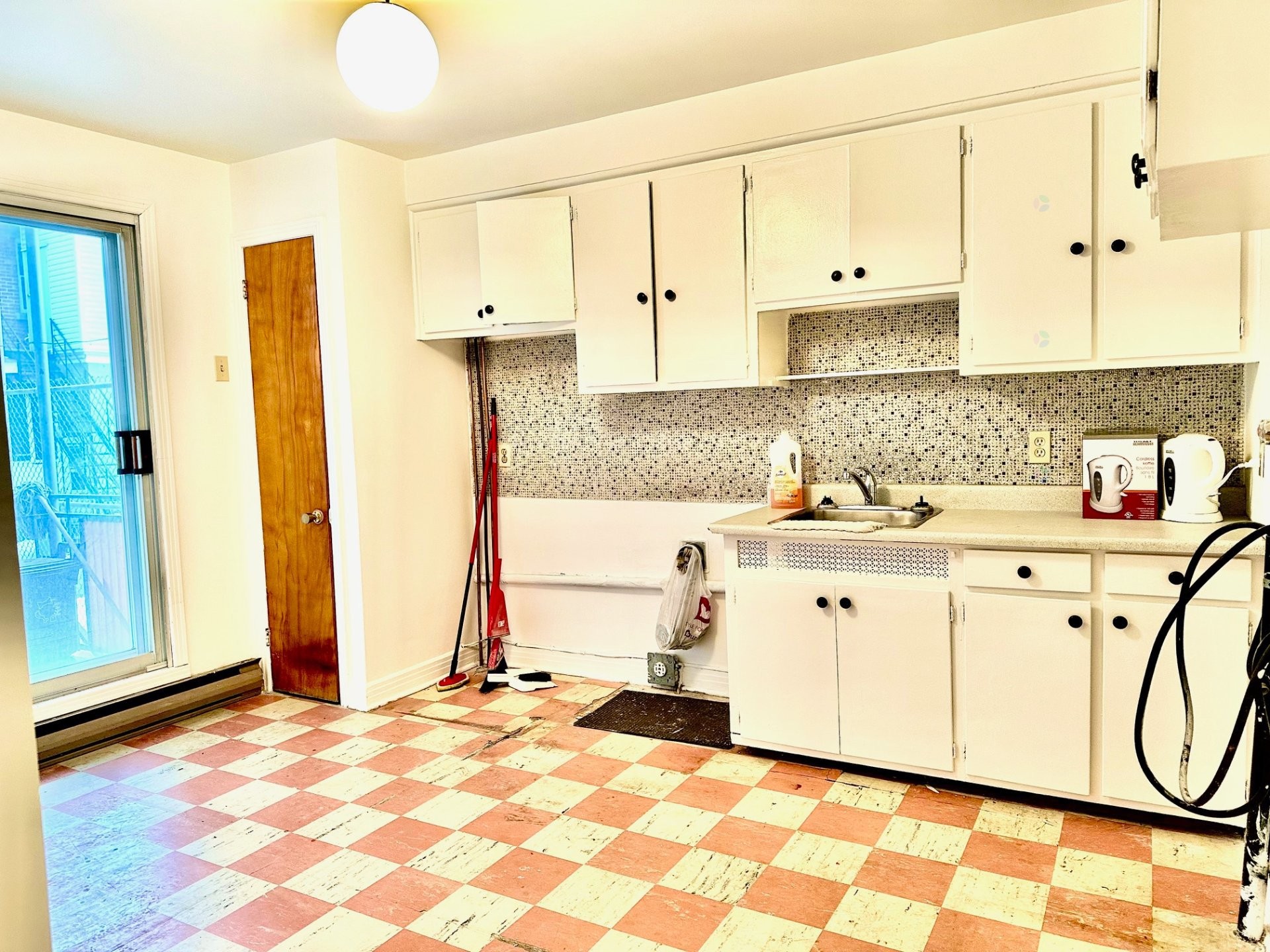 









2530


Rue De Beaujeu

,
Montréal (Villeray/Saint-Michel/Parc-Extension),




QC
H2A1Z3


