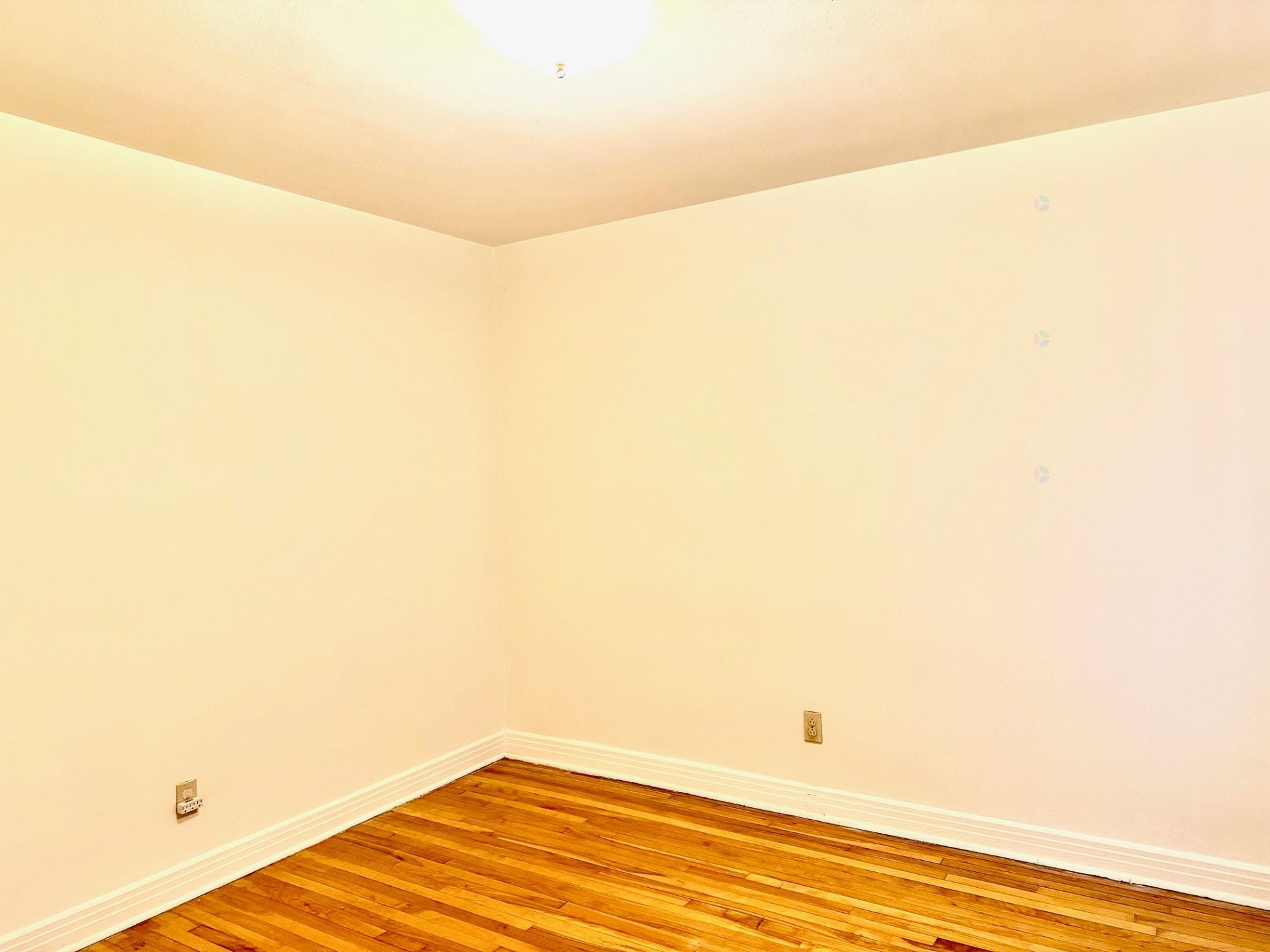 









2530


Rue De Beaujeu

,
Montréal (Villeray/Saint-Michel/Parc-Extension),




QC
H2A1Z3

