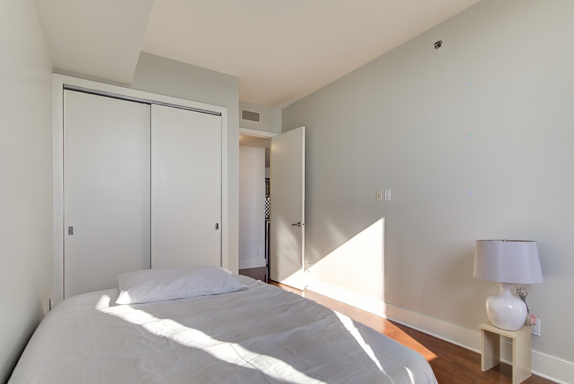 









801


Rue de la Commune E.

, 704,
Montréal (Ville-Marie),




QC
H2L0A3

