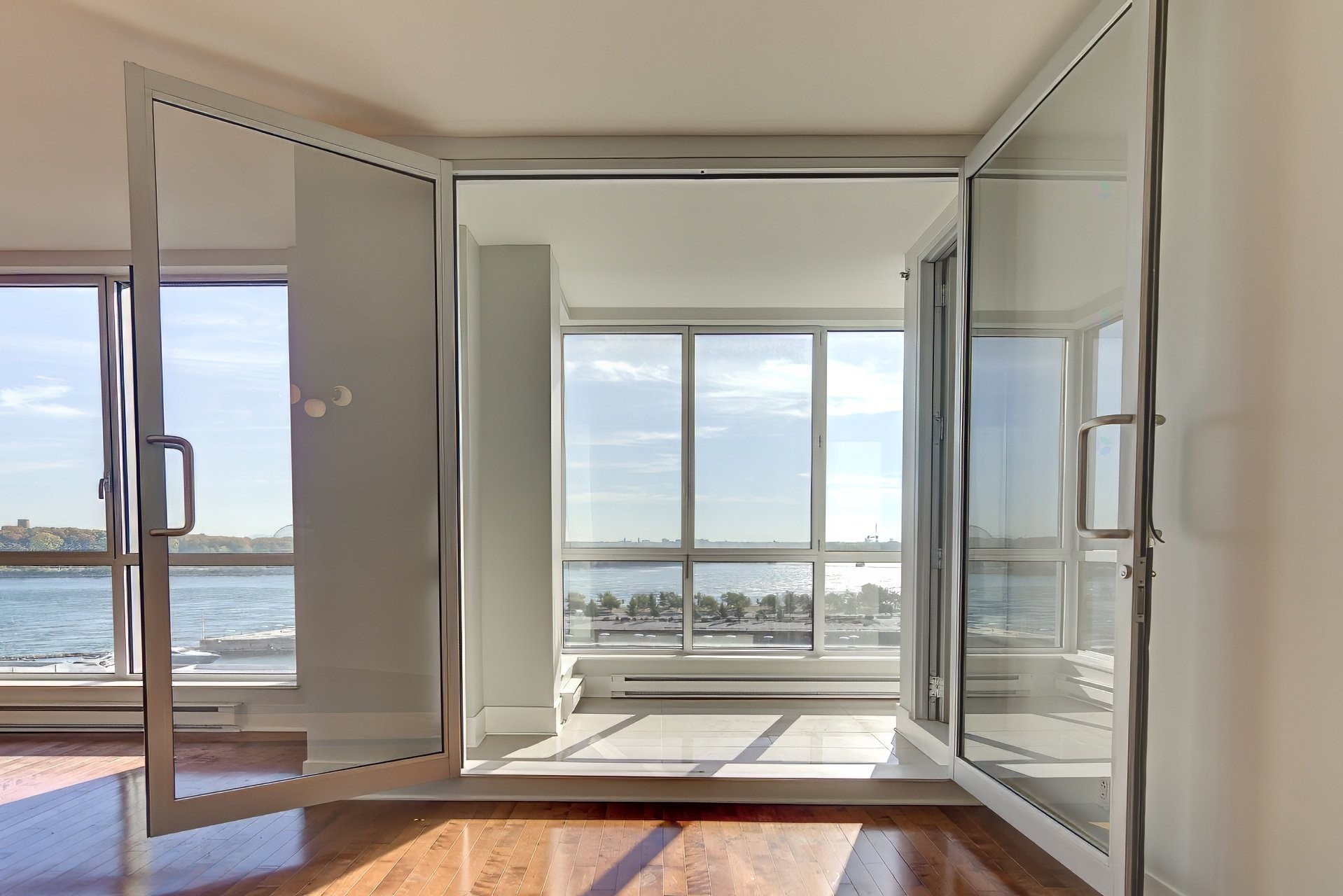 









801


Rue de la Commune E.

, 704,
Montréal (Ville-Marie),




QC
H2L0A3

