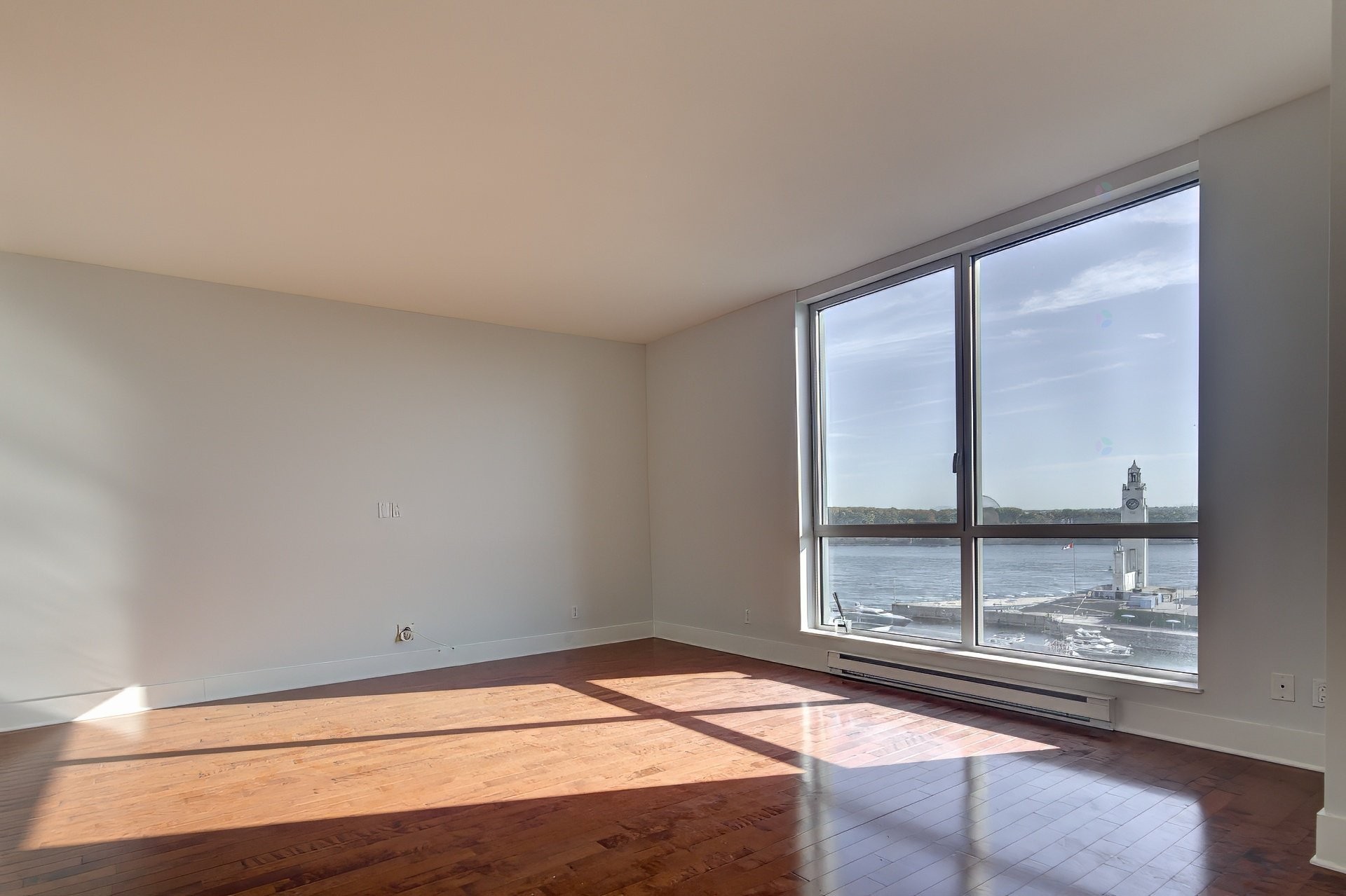 









801


Rue de la Commune E.

, 704,
Montréal (Ville-Marie),




QC
H2L0A3

