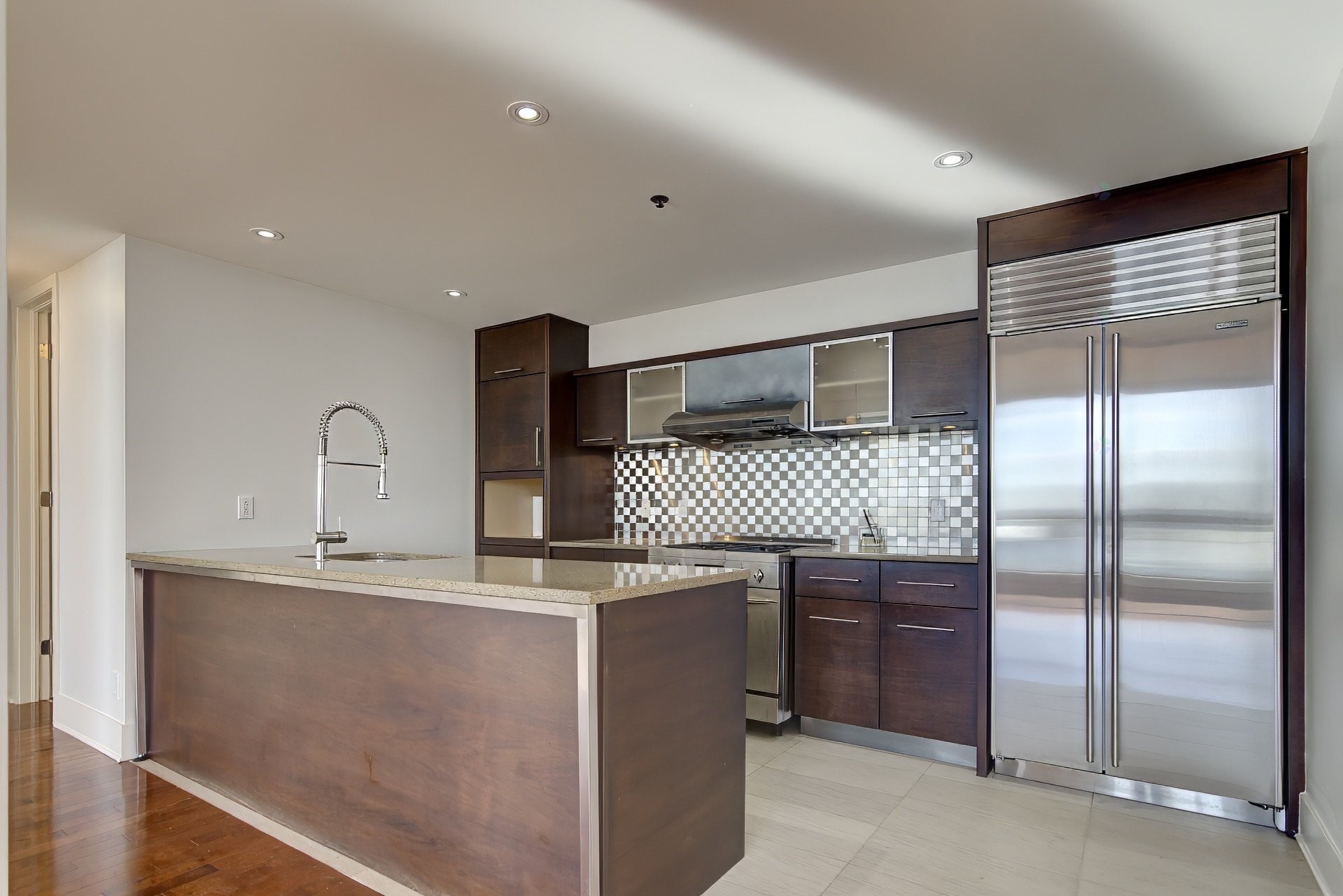 









801


Rue de la Commune E.

, 704,
Montréal (Ville-Marie),




QC
H2L0A3

