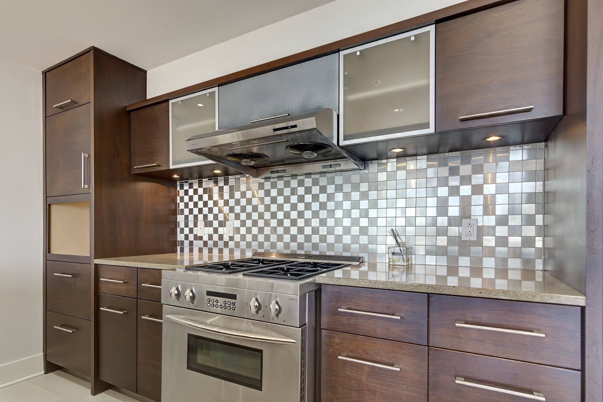 









801


Rue de la Commune E.

, 704,
Montréal (Ville-Marie),




QC
H2L0A3

