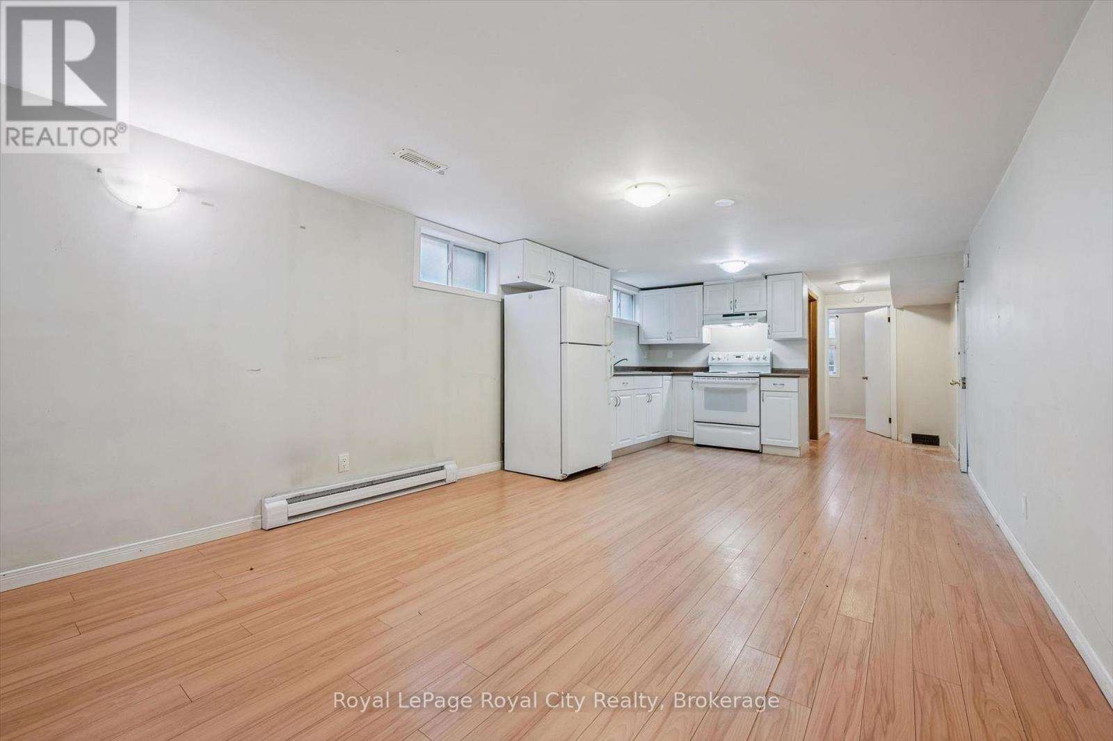 












12 DEL MAR BOULEVARD

,
Guelph (St. George's),




Ontario
N1E2K8

