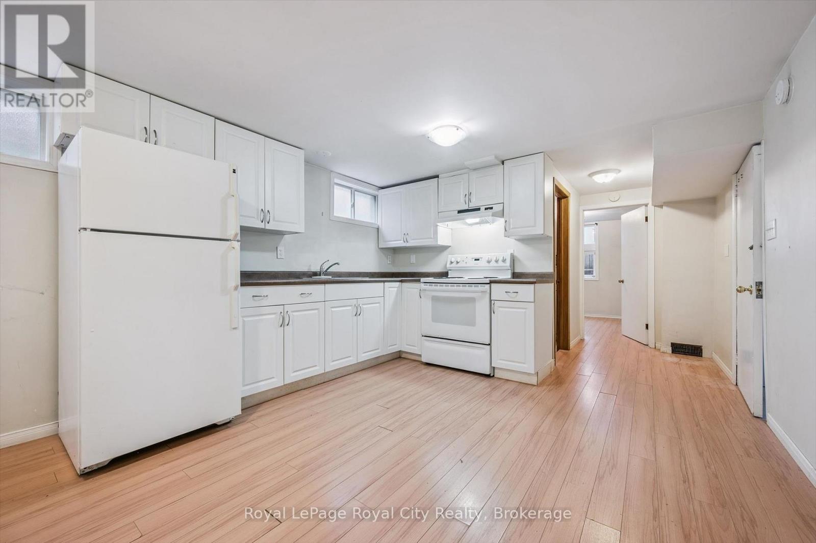 












12 DEL MAR BOULEVARD

,
Guelph (St. George's),




Ontario
N1E2K8

