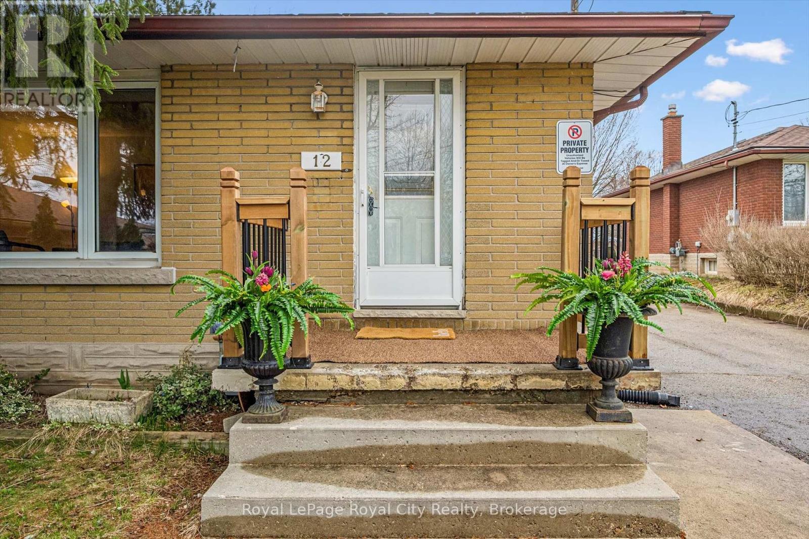 












12 DEL MAR BOULEVARD

,
Guelph (St. George's),




Ontario
N1E2K8

