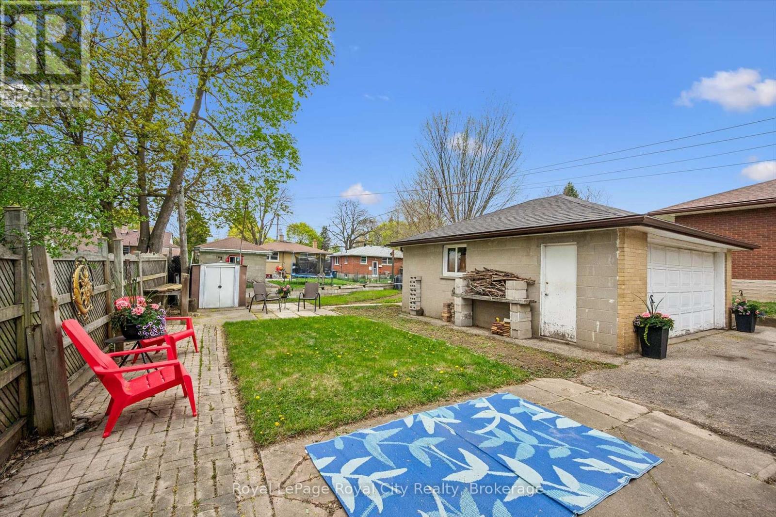 












12 DELMAR BOULEVARD

,
Guelph (St. George's),




Ontario
N1E2K8

