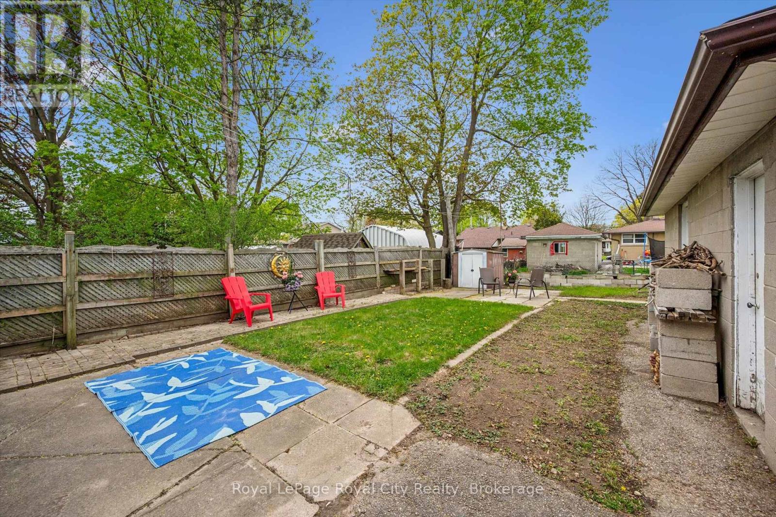 












12 DELMAR BOULEVARD

,
Guelph (St. George's),




Ontario
N1E2K8

