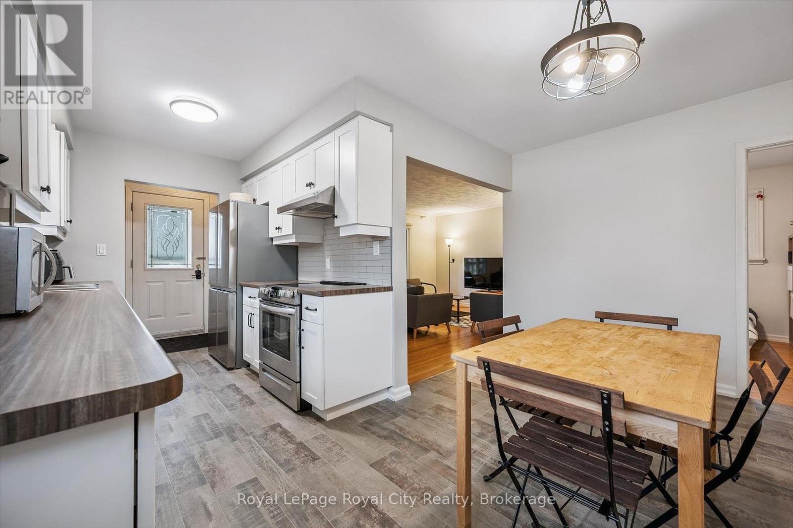 












12 DEL MAR BOULEVARD

,
Guelph (St. George's),




Ontario
N1E2K8

