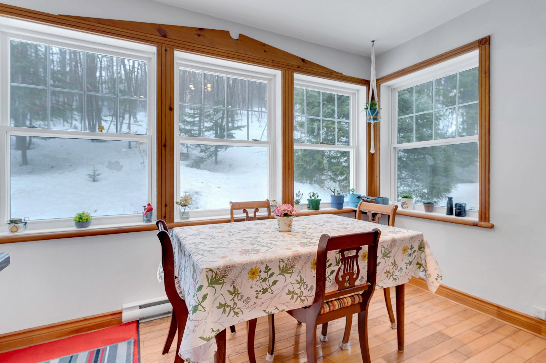 









20


Ch. des Couleurs

,
Saint-Sauveur,




QC
J0R1R2

