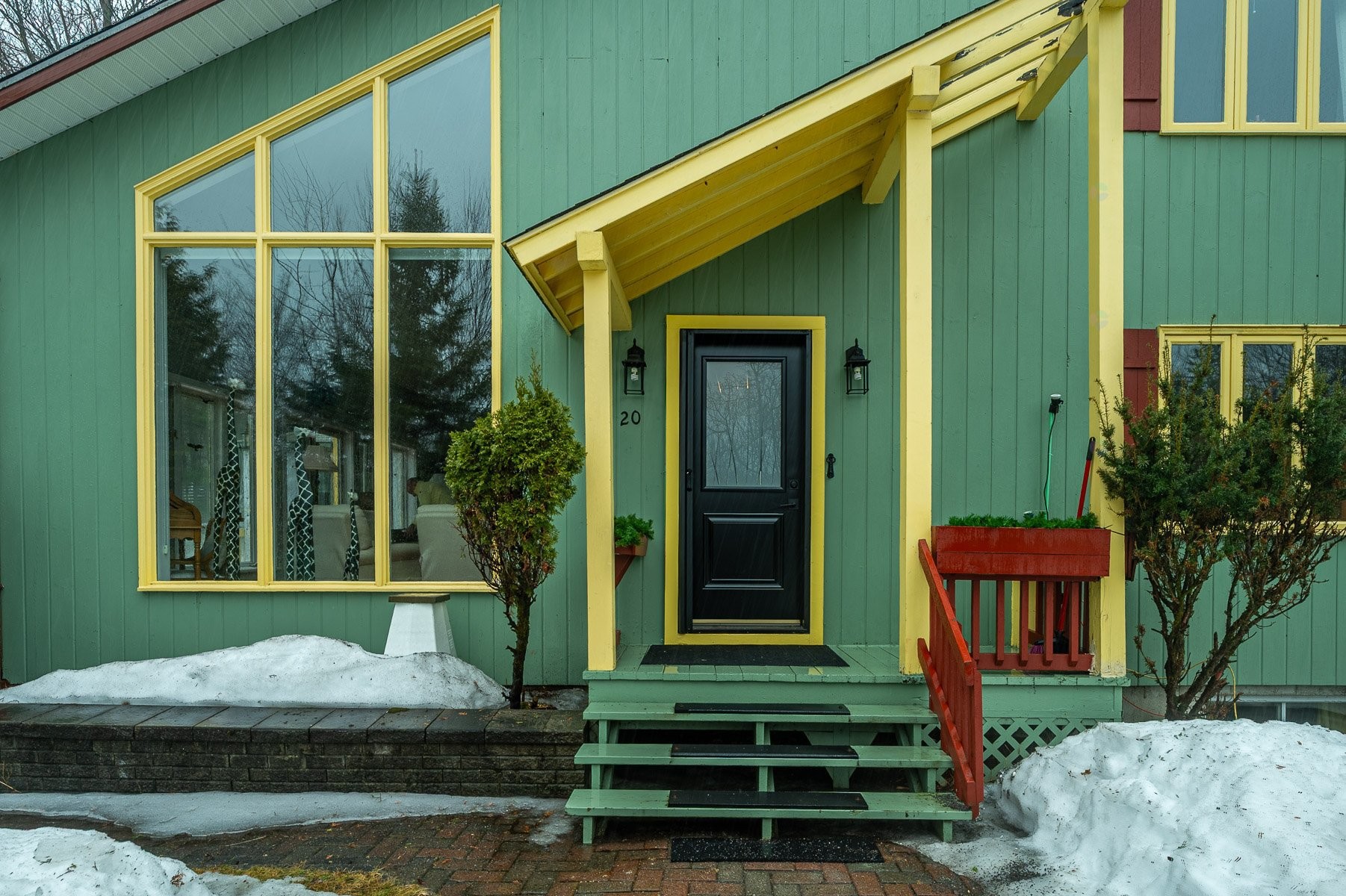 









20


Ch. des Couleurs

,
Saint-Sauveur,




QC
J0R1R2

