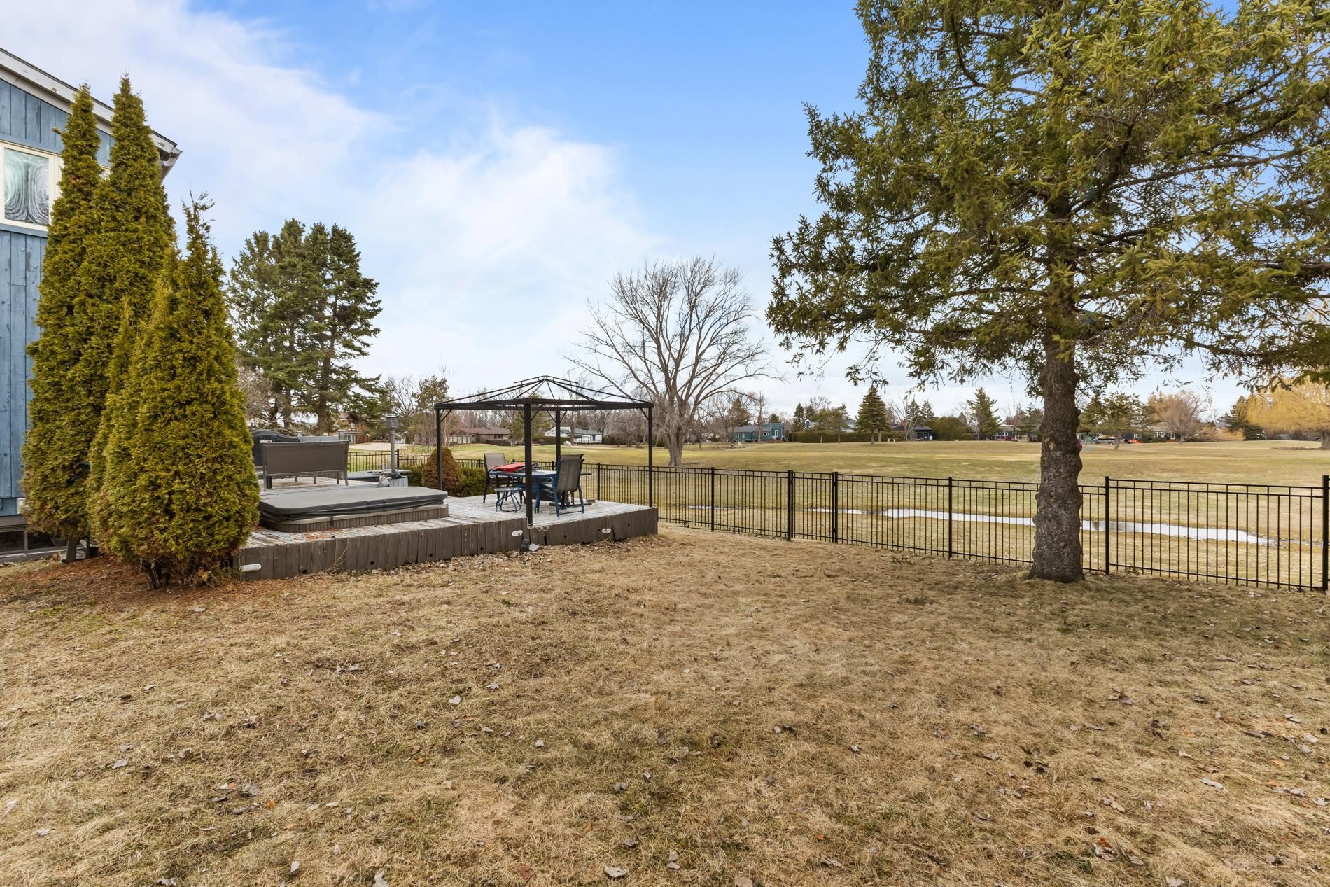 









35


Rue Pierre-Paul-Demaray

,
Saint-Jean-sur-Richelieu,




QC
J2W1T6

