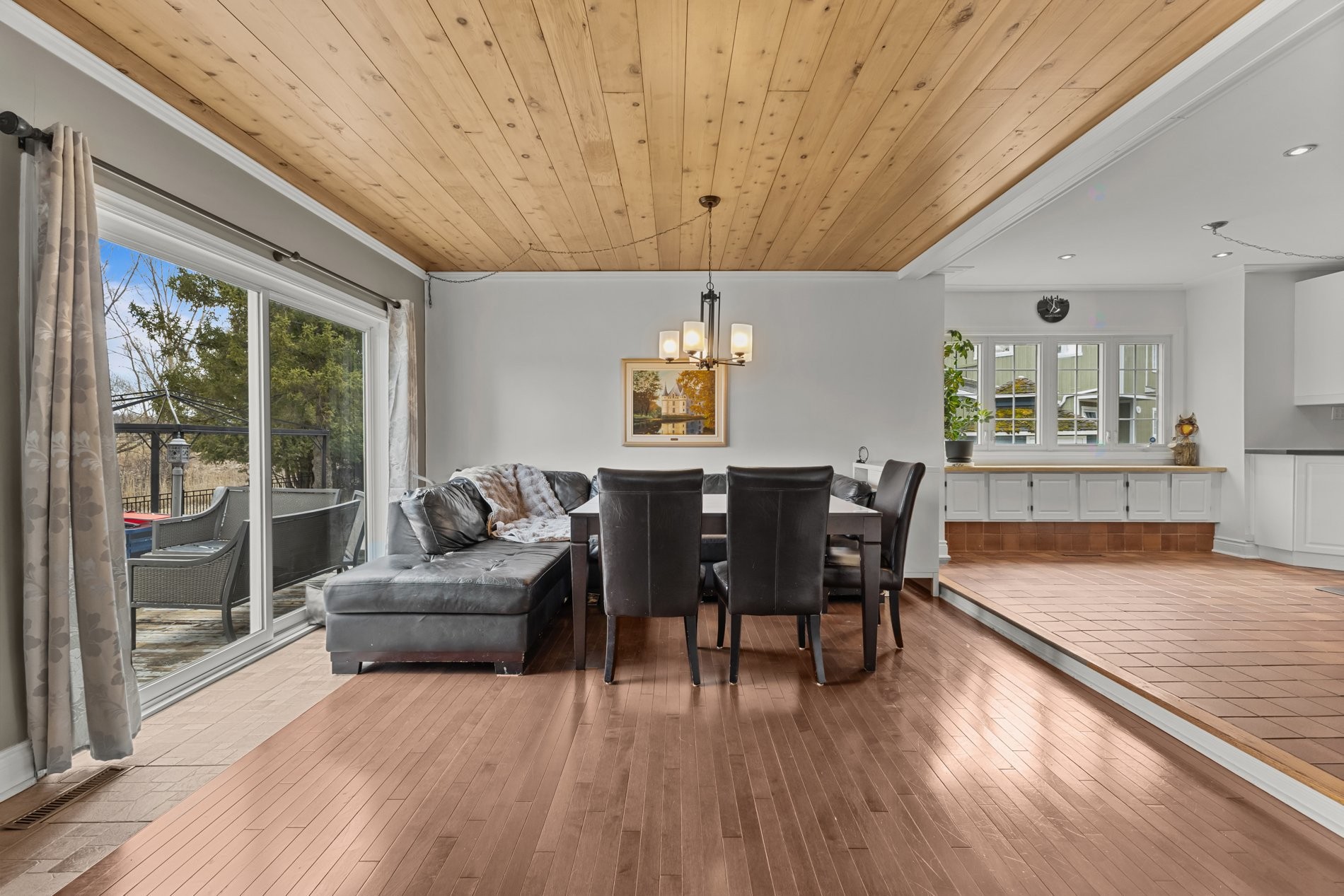 









35


Rue Pierre-Paul-Demaray

,
Saint-Jean-sur-Richelieu,




QC
J2W1T6

