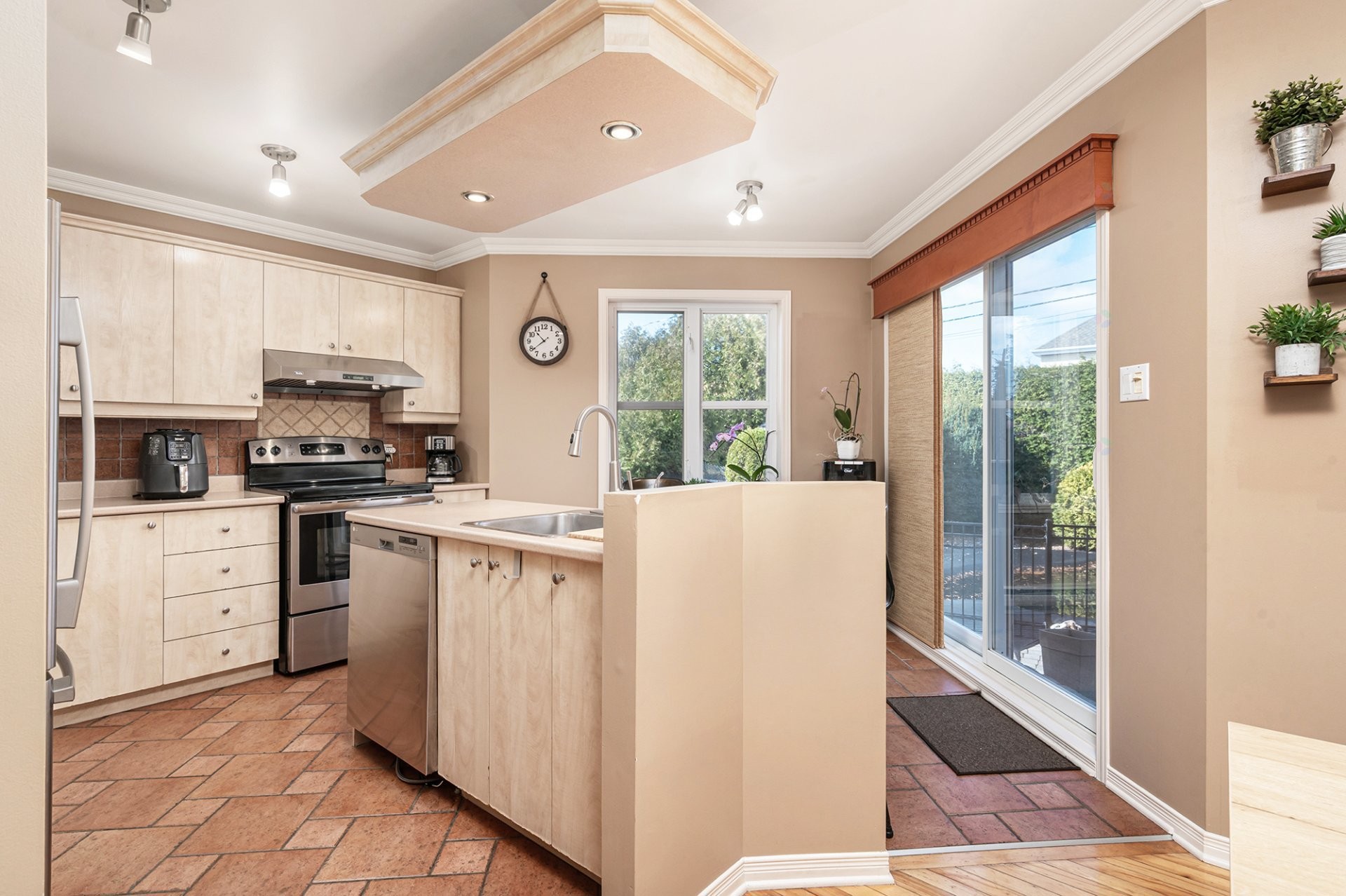 









2


Rue de l'Amandier

,
Saint-Constant,




QC
J5A2P5

