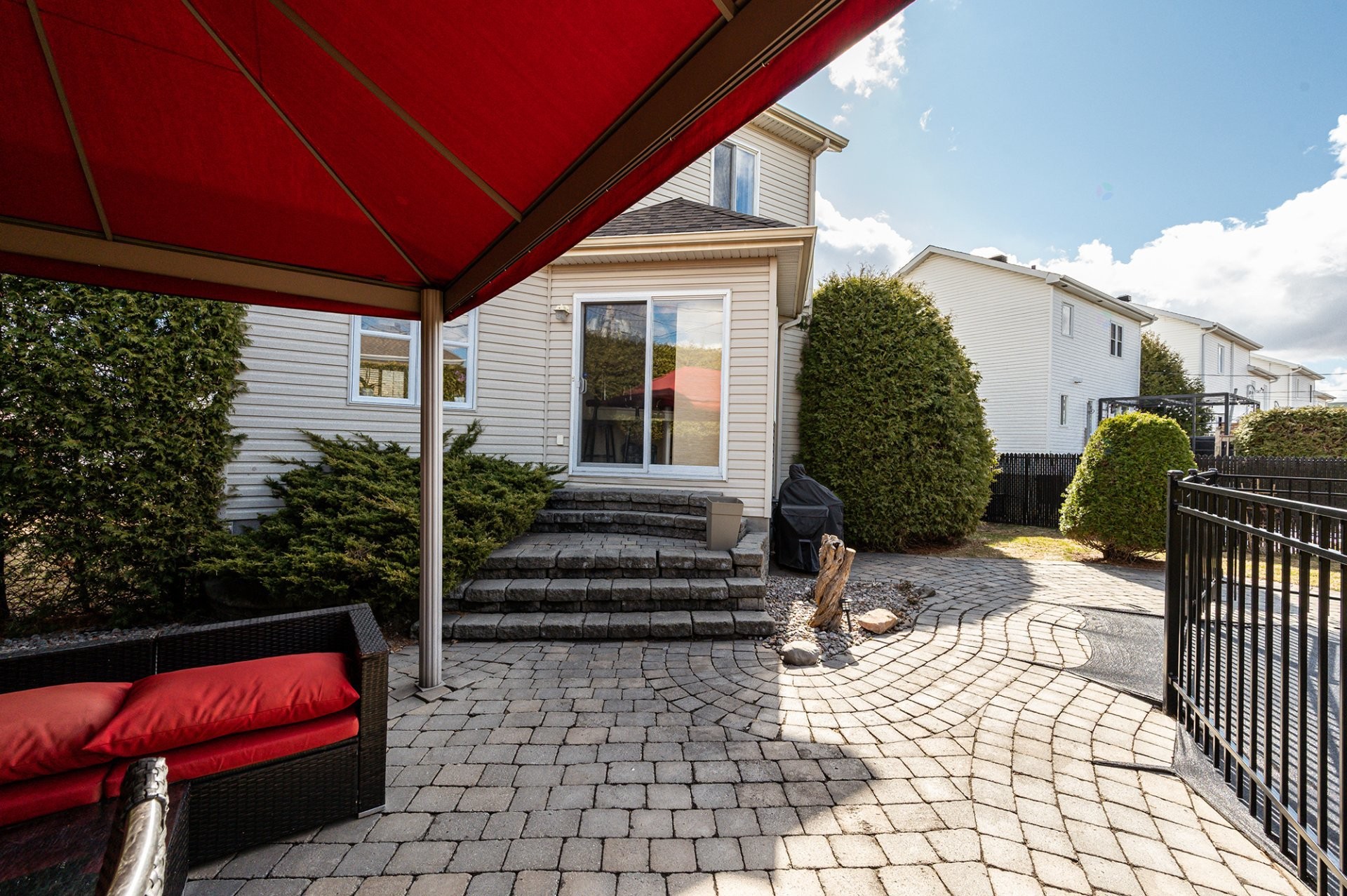 









2


Rue de l'Amandier

,
Saint-Constant,




QC
J5A2P5

