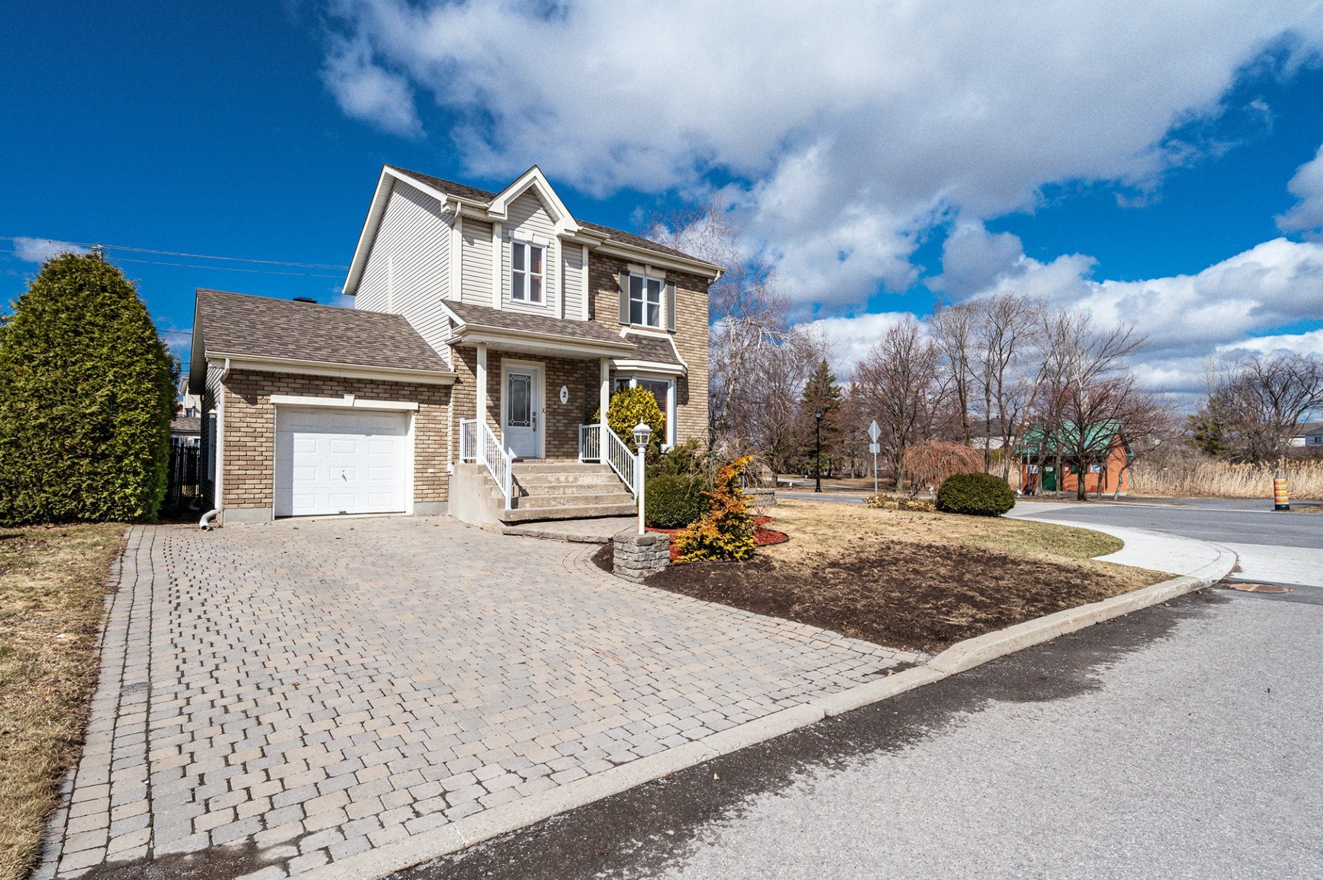 









2


Rue de l'Amandier

,
Saint-Constant,




QC
J5A2P5

