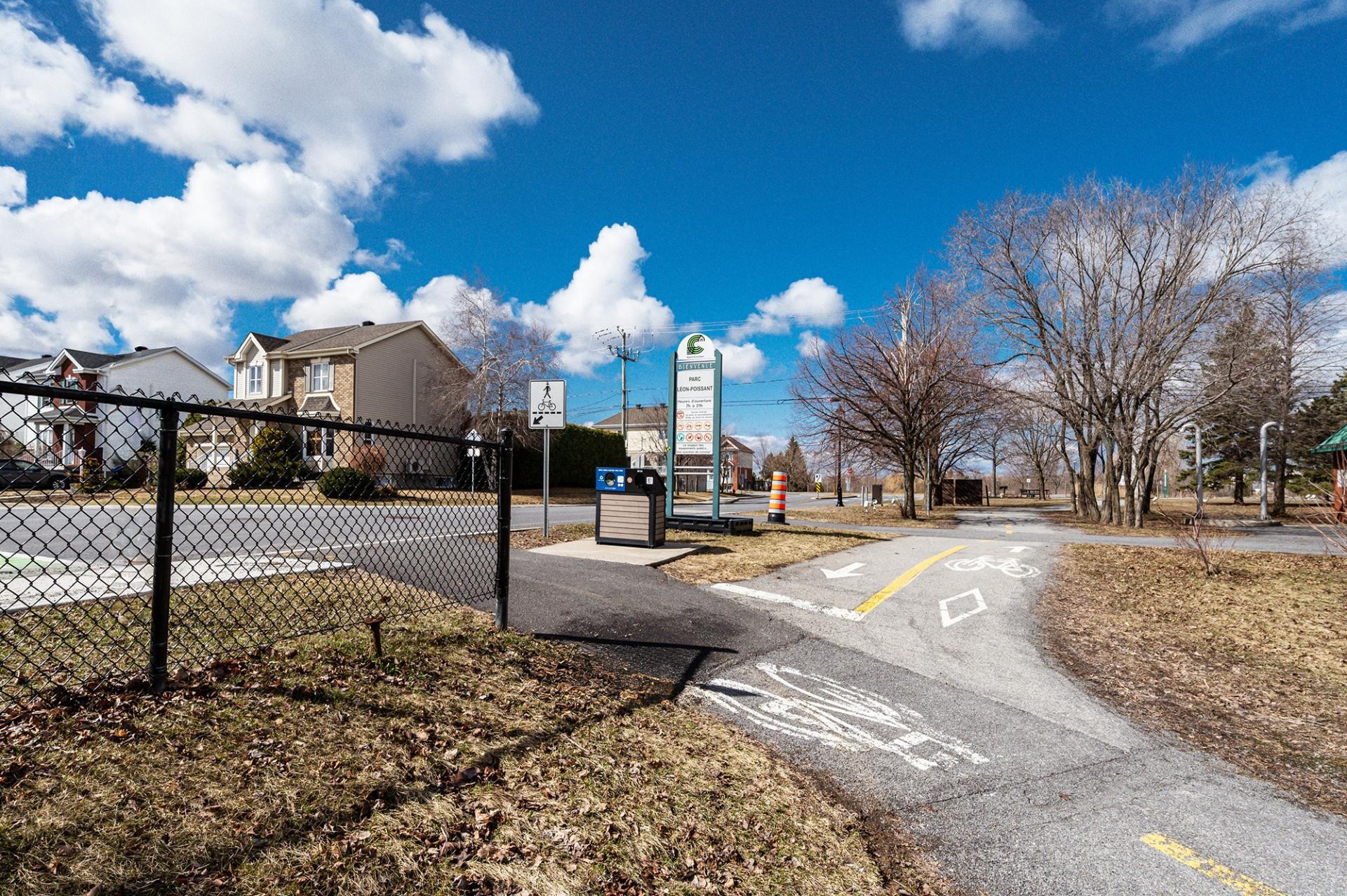 









2


Rue de l'Amandier

,
Saint-Constant,




QC
J5A2P5

