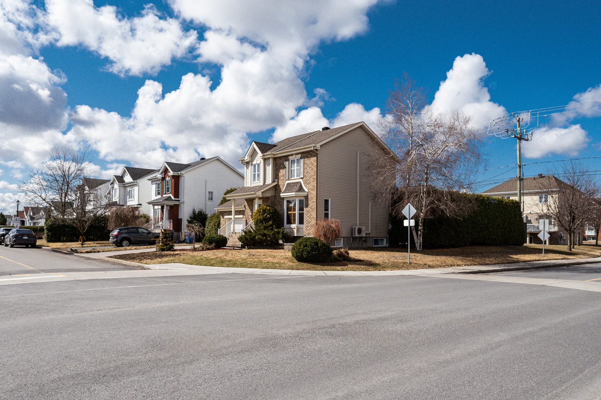 









2


Rue de l'Amandier

,
Saint-Constant,




QC
J5A2P5

