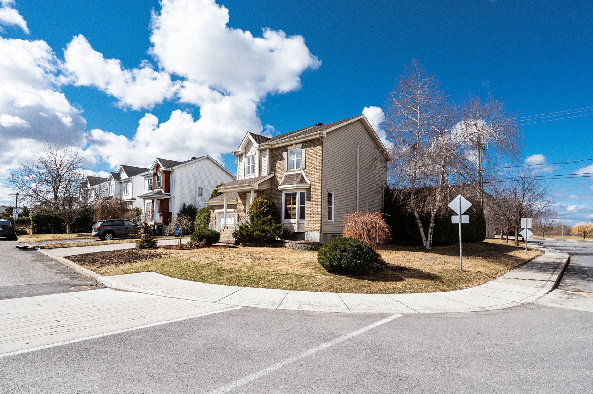 









2


Rue de l'Amandier

,
Saint-Constant,




QC
J5A2P5

