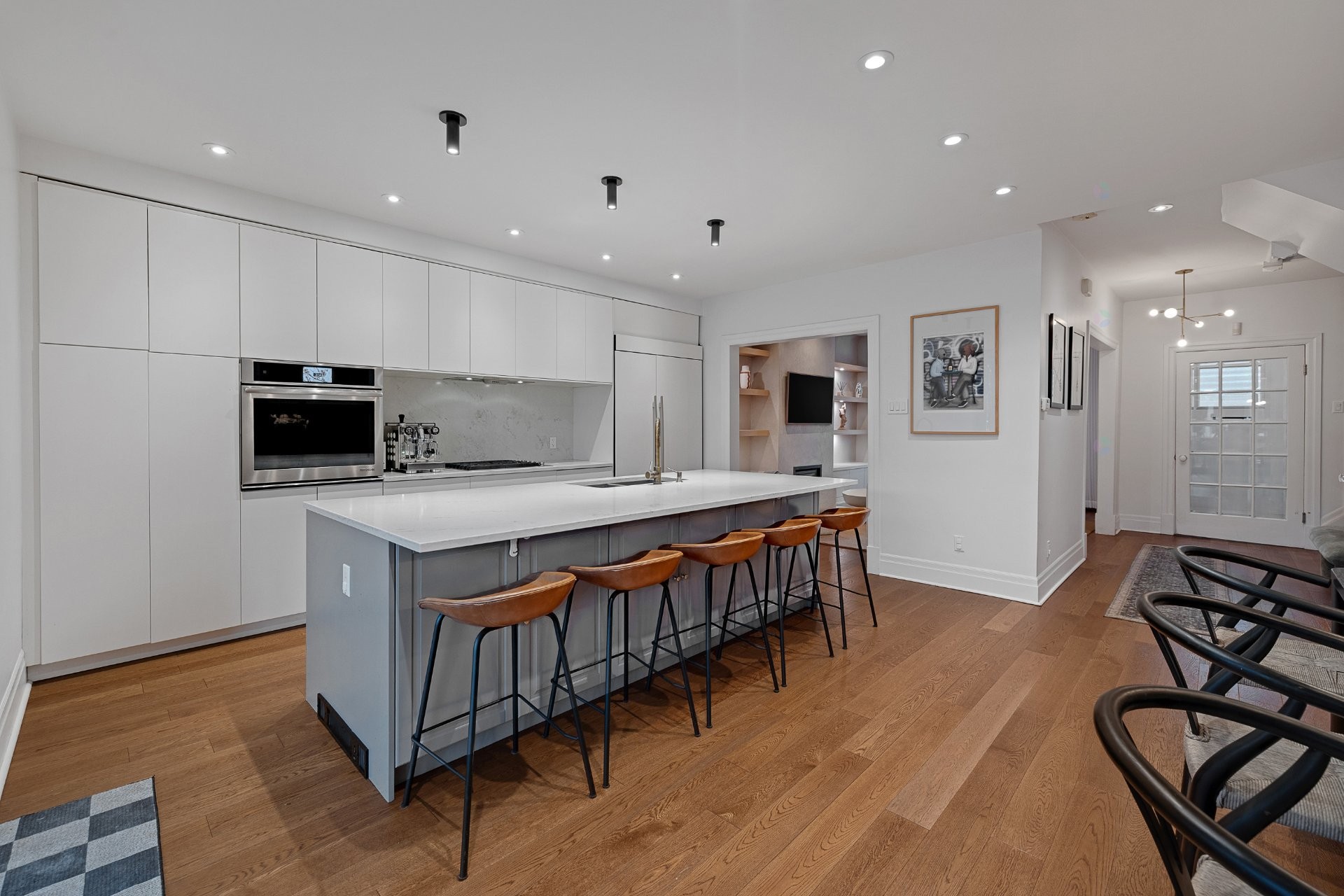 









34


Av. Courcelette

,
Montréal (Outremont),




QC
H2V3A6

