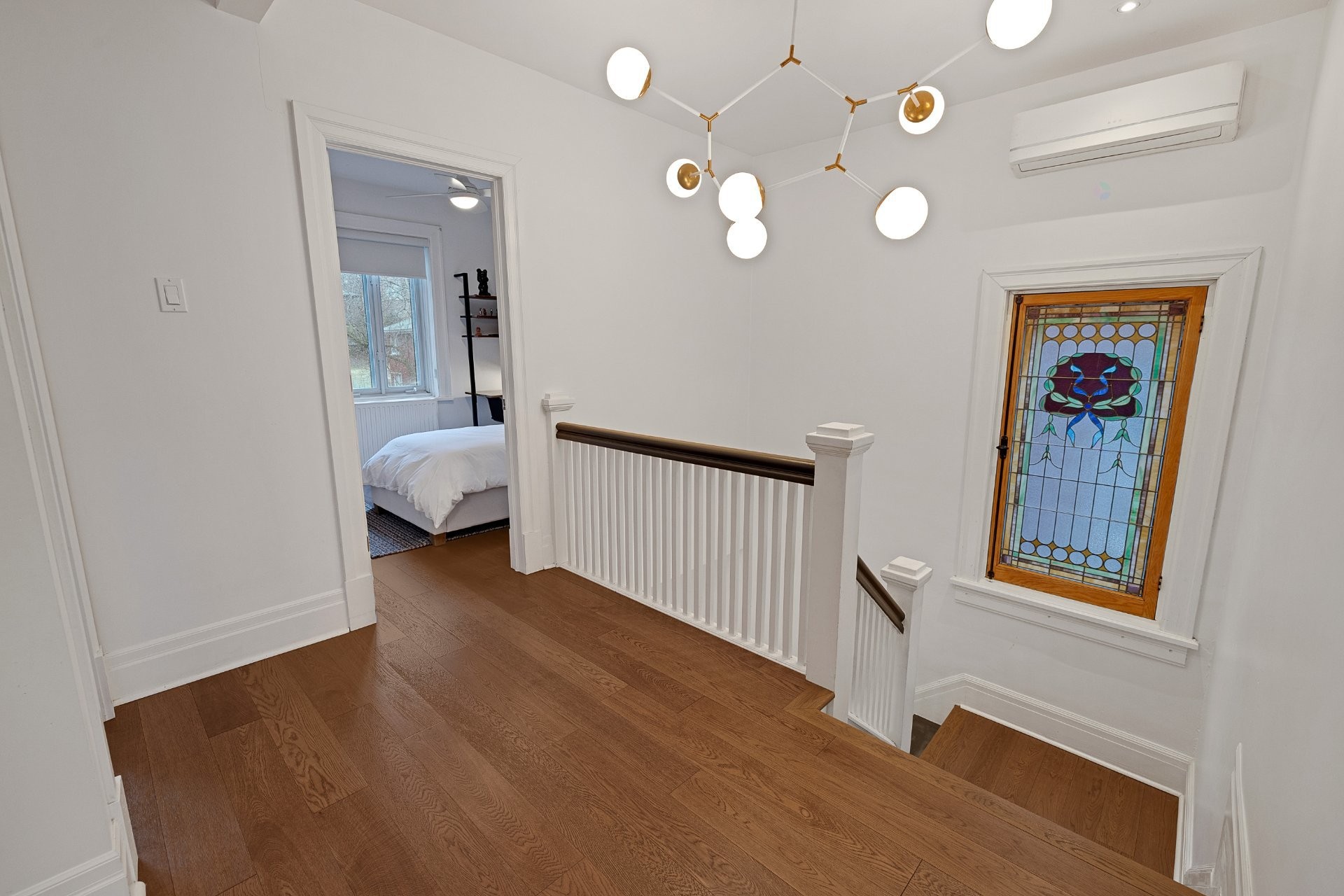 









34


Av. Courcelette

,
Montréal (Outremont),




QC
H2V3A6

