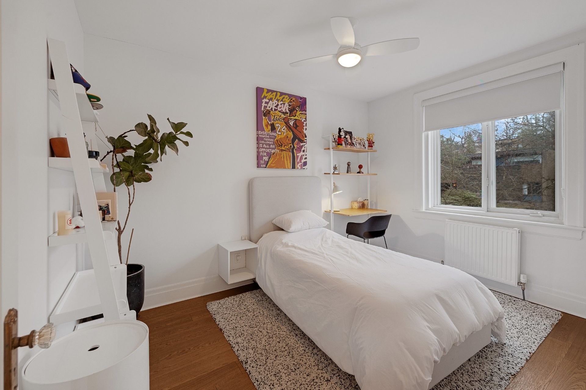 









34


Av. Courcelette

,
Montréal (Outremont),




QC
H2V3A6

