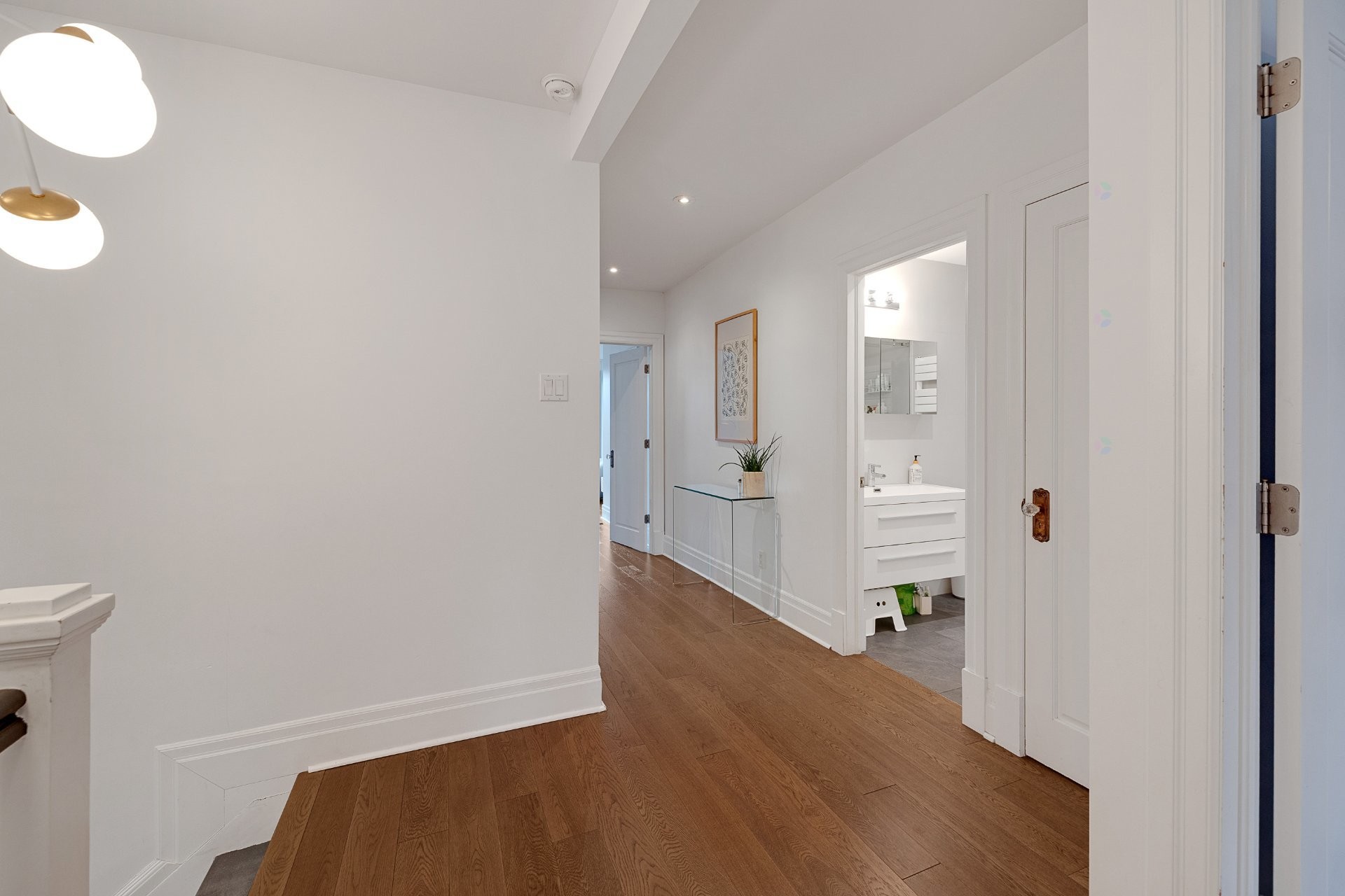 









34


Av. Courcelette

,
Montréal (Outremont),




QC
H2V3A6

