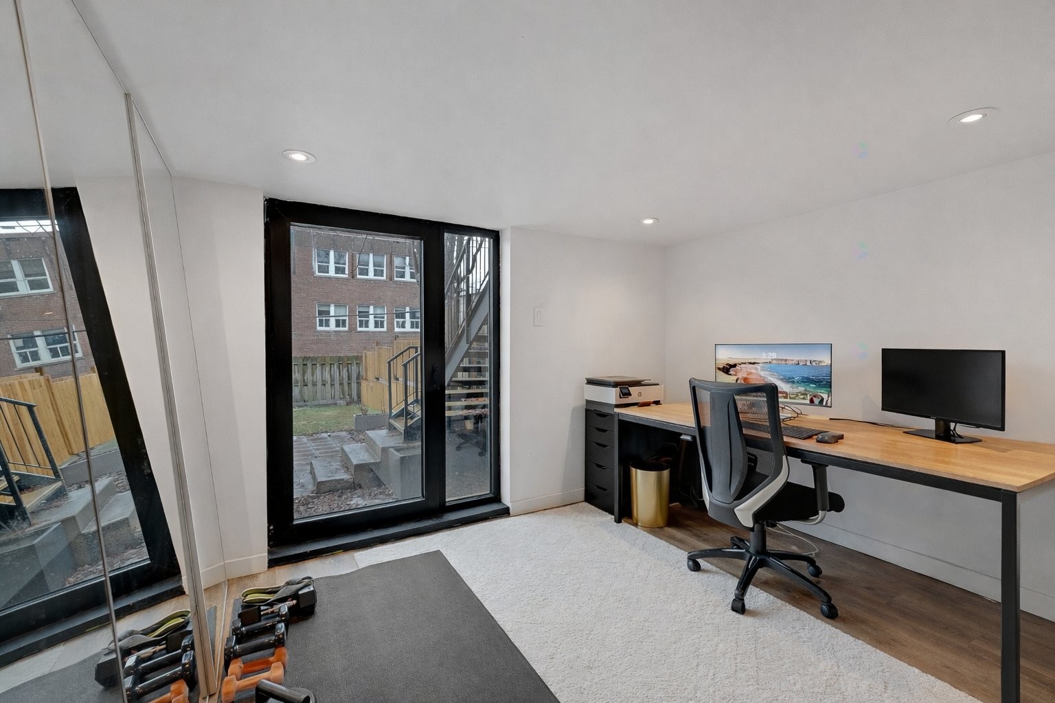 









34


Av. Courcelette

,
Montréal (Outremont),




QC
H2V3A6

