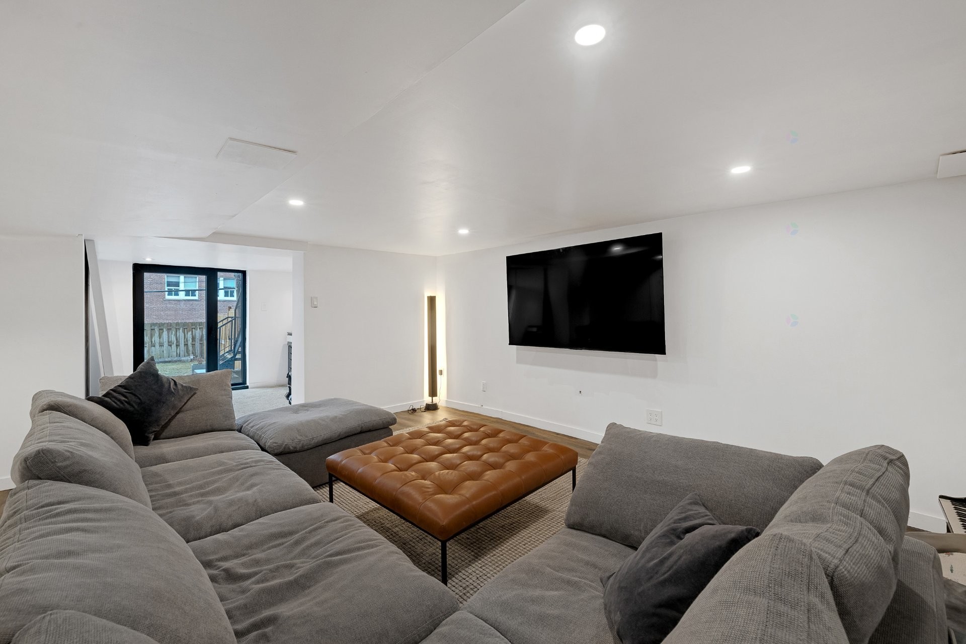 









34


Av. Courcelette

,
Montréal (Outremont),




QC
H2V3A6

