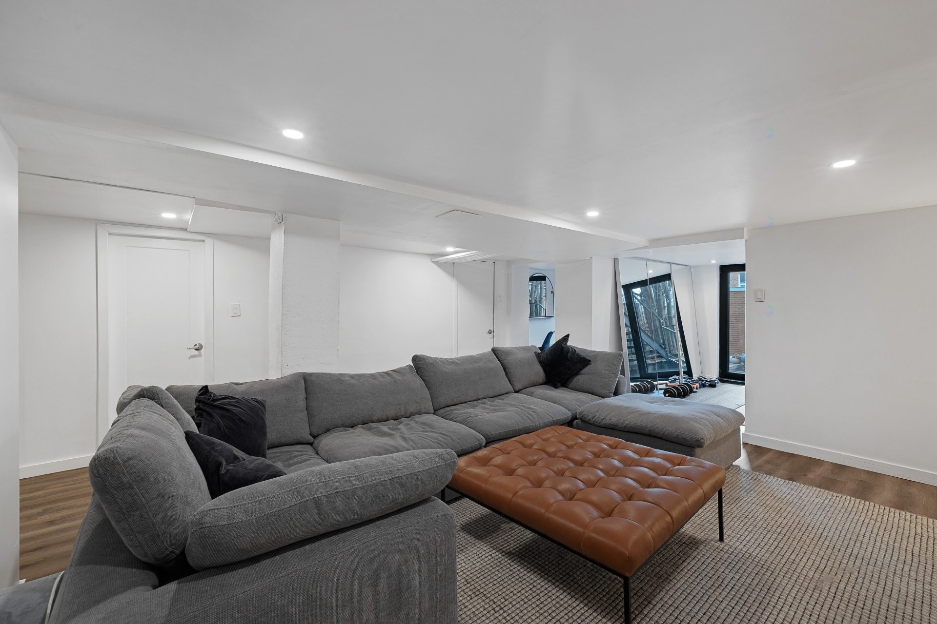 









34


Av. Courcelette

,
Montréal (Outremont),




QC
H2V3A6

