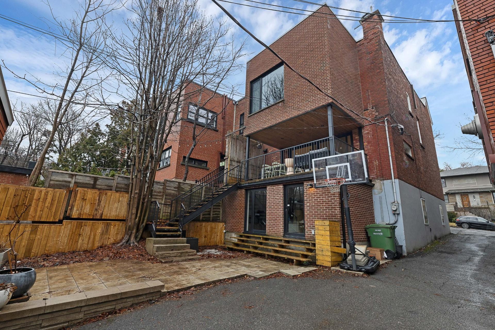









34


Av. Courcelette

,
Montréal (Outremont),




QC
H2V3A6

