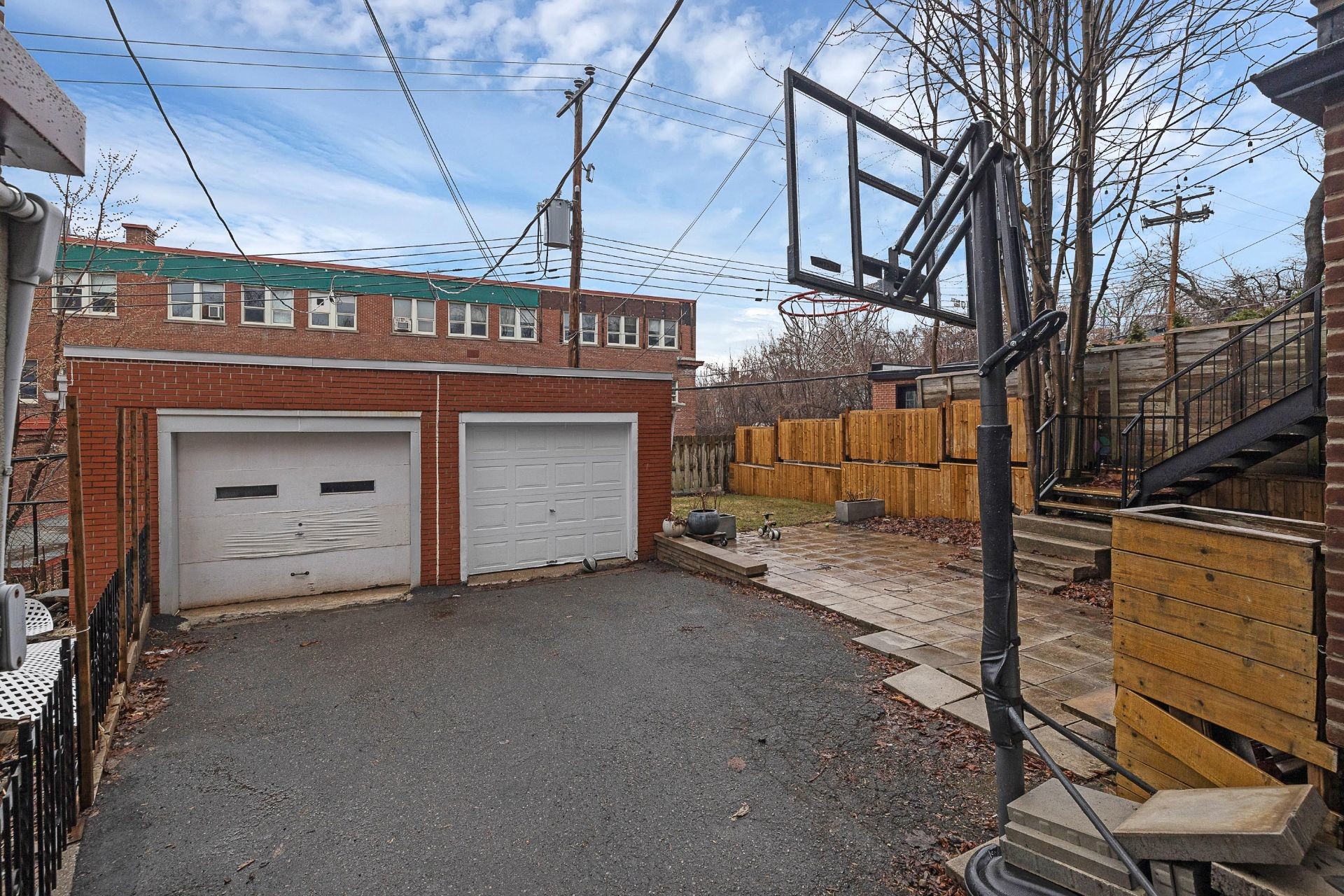 









34


Av. Courcelette

,
Montréal (Outremont),




QC
H2V3A6

