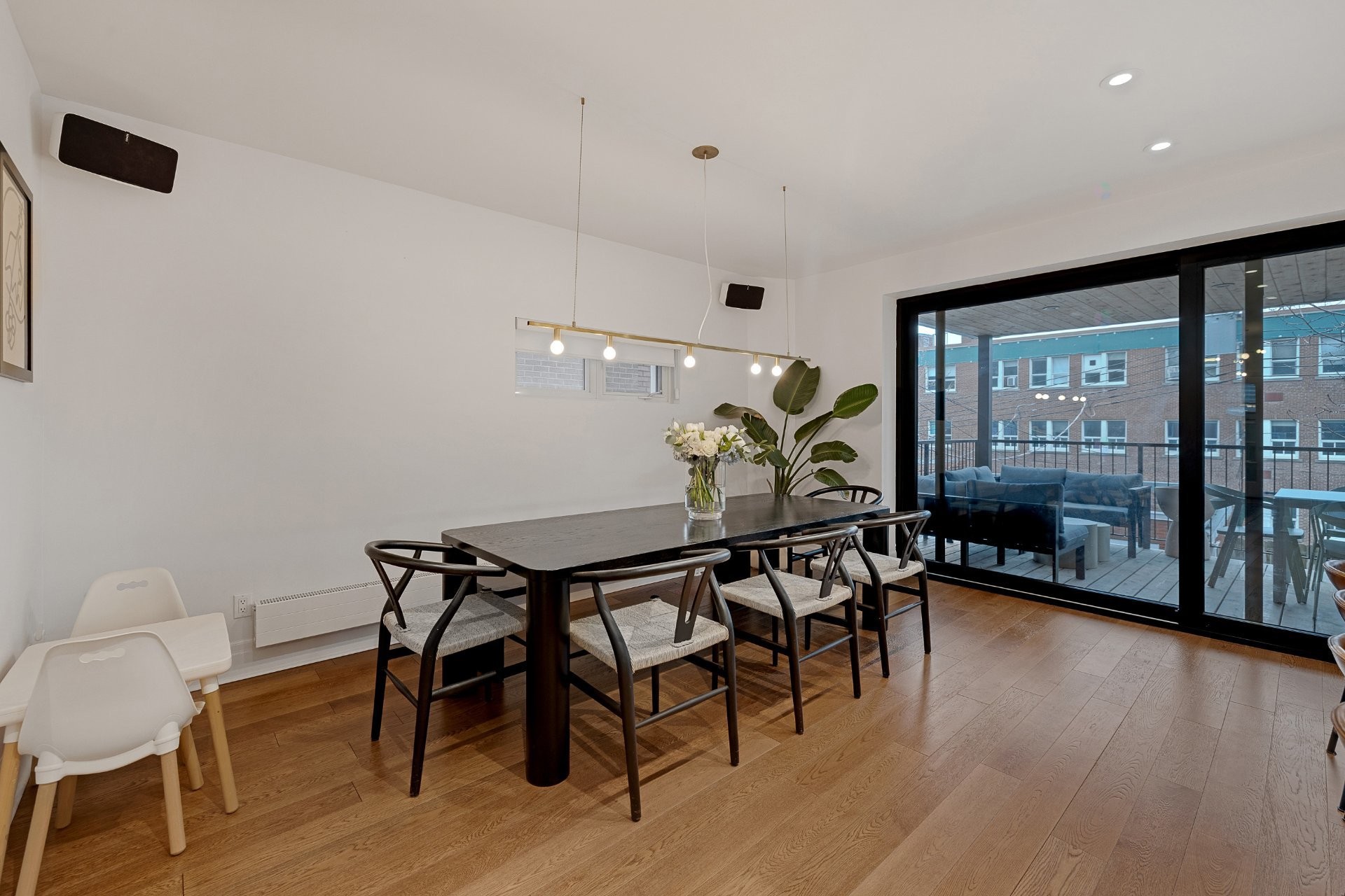 









34


Av. Courcelette

,
Montréal (Outremont),




QC
H2V3A6

