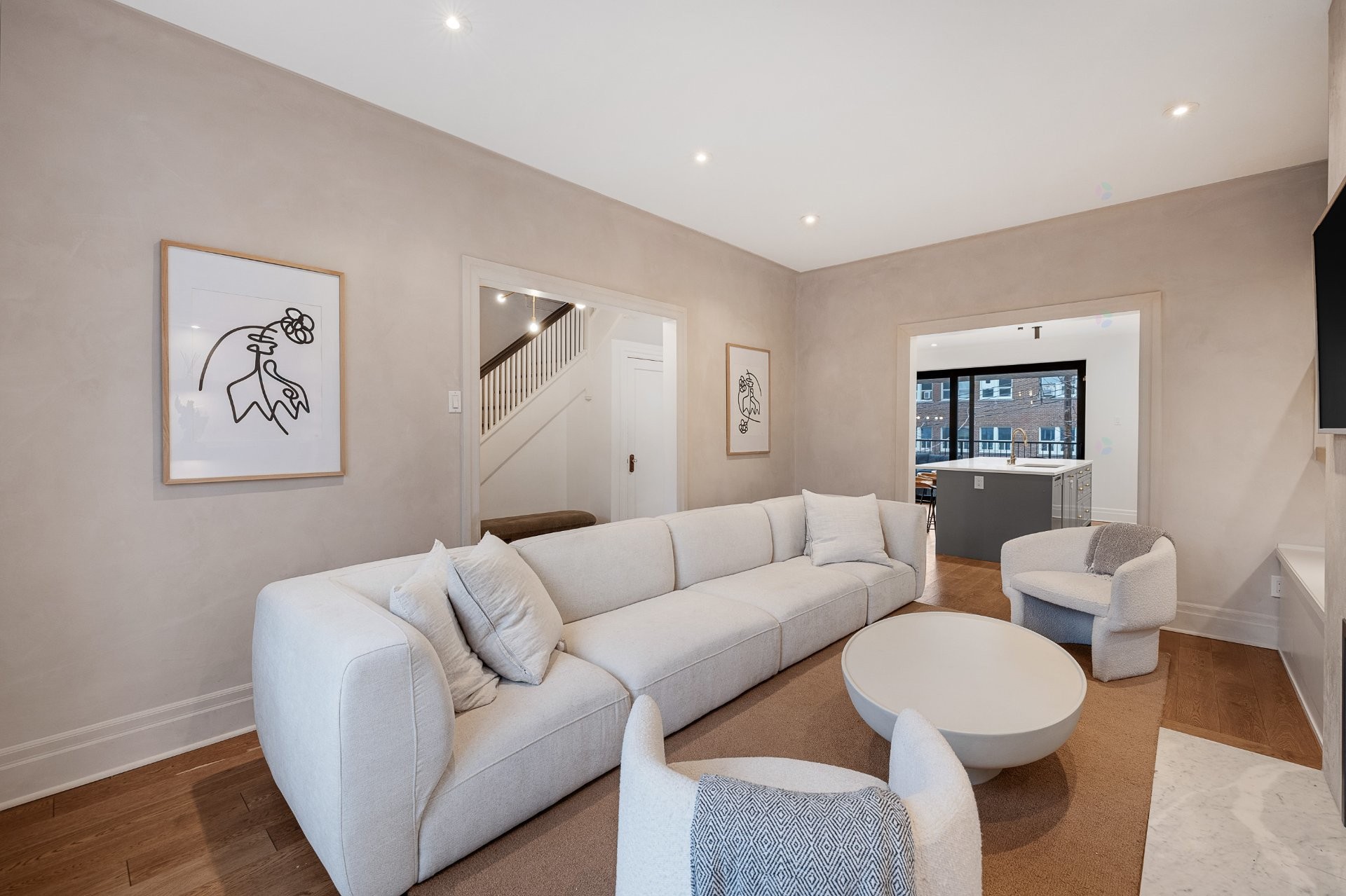 









34


Av. Courcelette

,
Montréal (Outremont),




QC
H2V3A6

