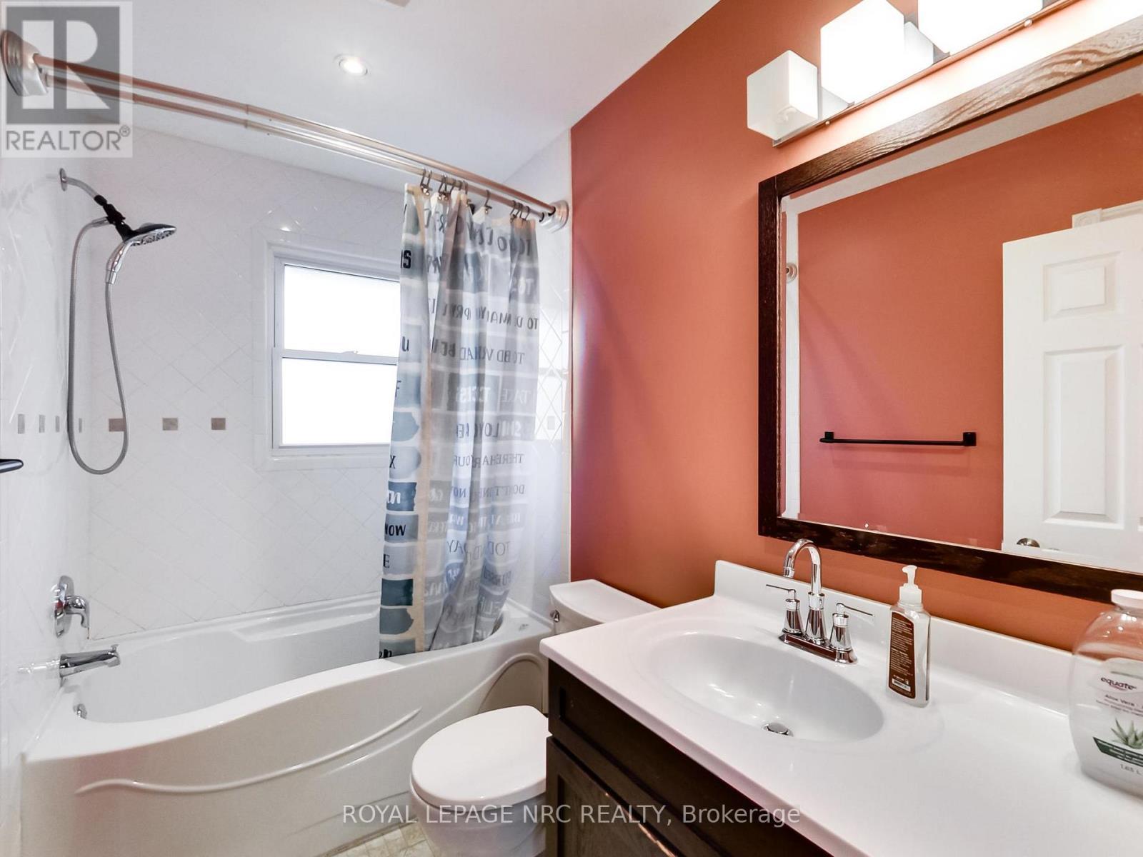 












9183 SILVER STREET

,
West Lincoln,




Ontario
L0R1E0

