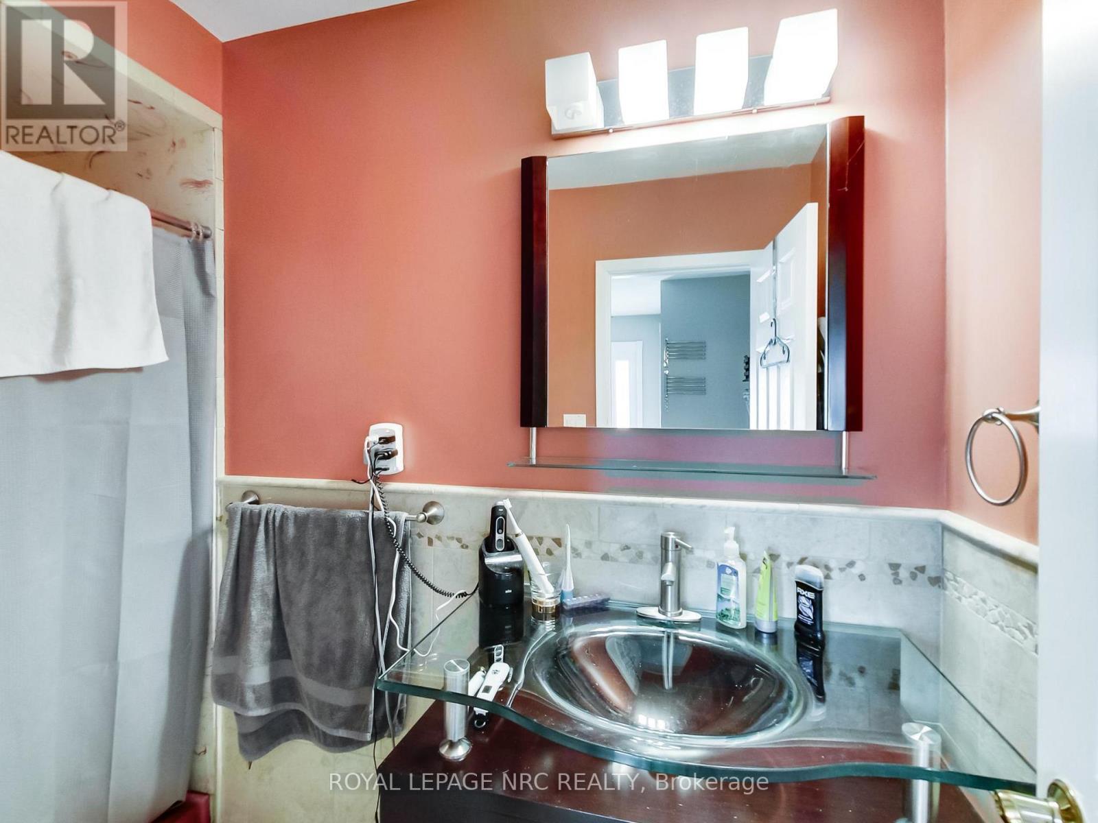 












9183 SILVER STREET

,
West Lincoln,




Ontario
L0R1E0

