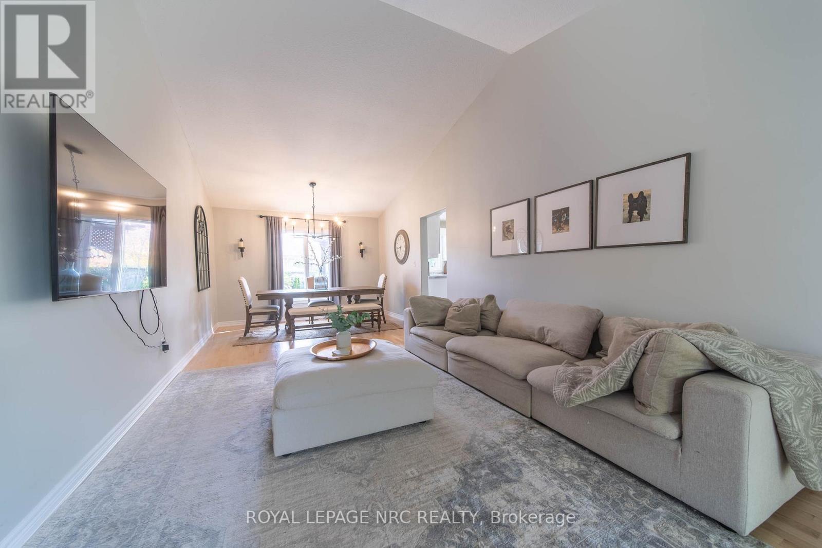 












7955 HARVEST CRESCENT

,
Niagara Falls (Ascot),




Ontario
L2H3G7

