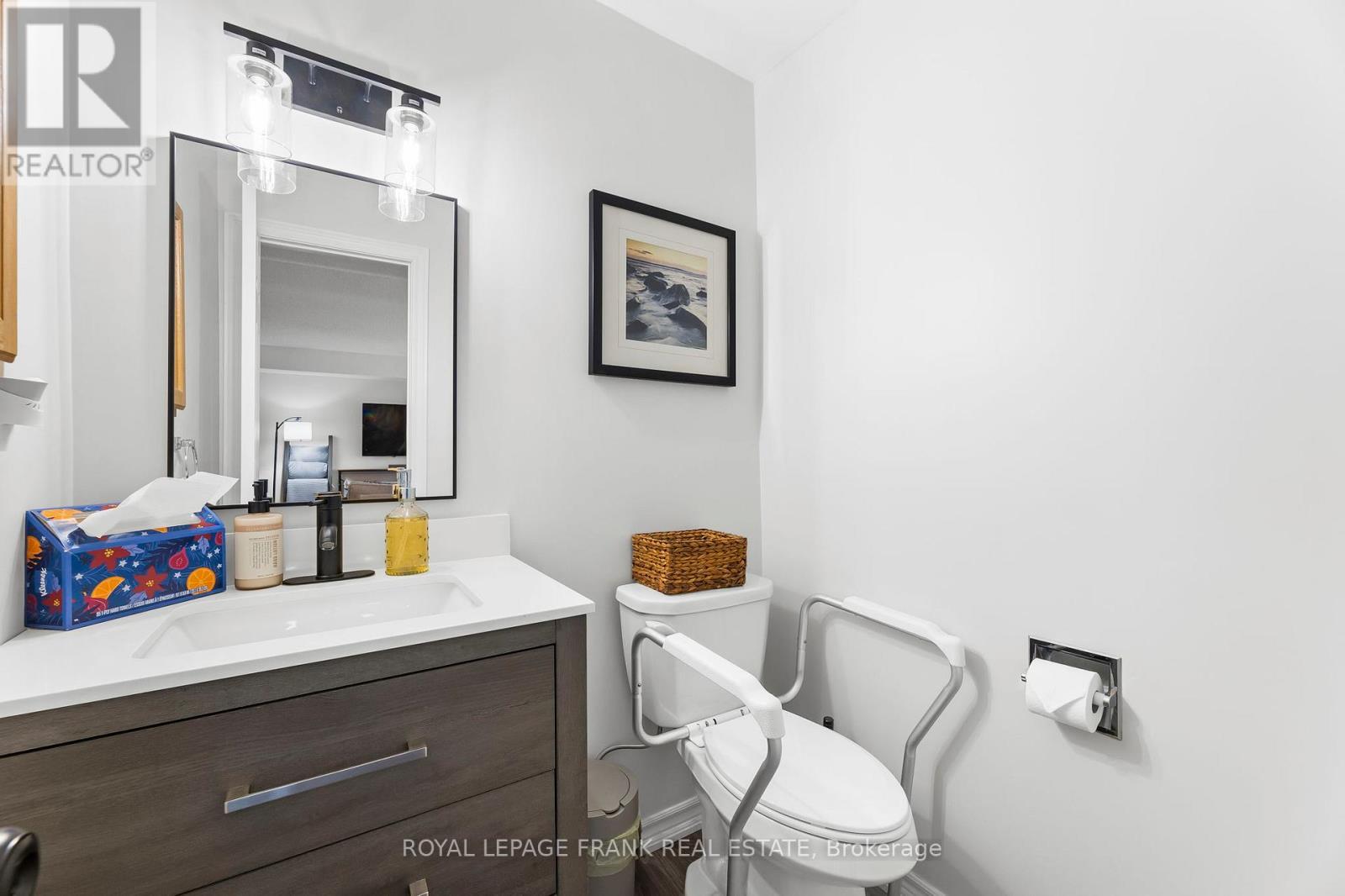 












E12 - 1665 NASH ROAD

,
Clarington (Courtice),




Ontario
L1E1S8

