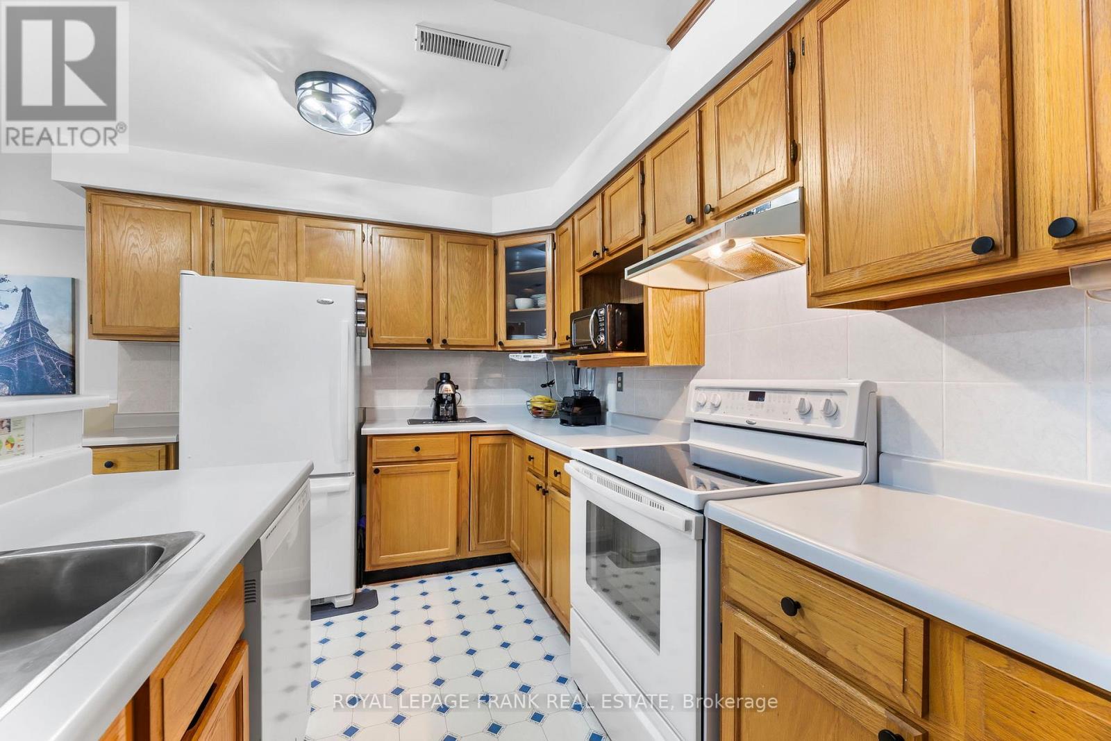 












E12 - 1665 NASH ROAD

,
Clarington (Courtice),




Ontario
L1E1S8

