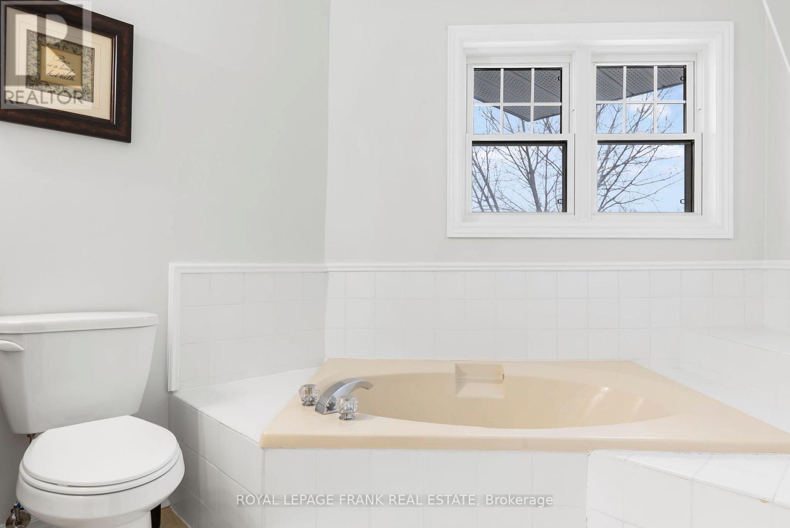 












E12 - 1665 NASH ROAD

,
Clarington (Courtice),




Ontario
L1E1S8

