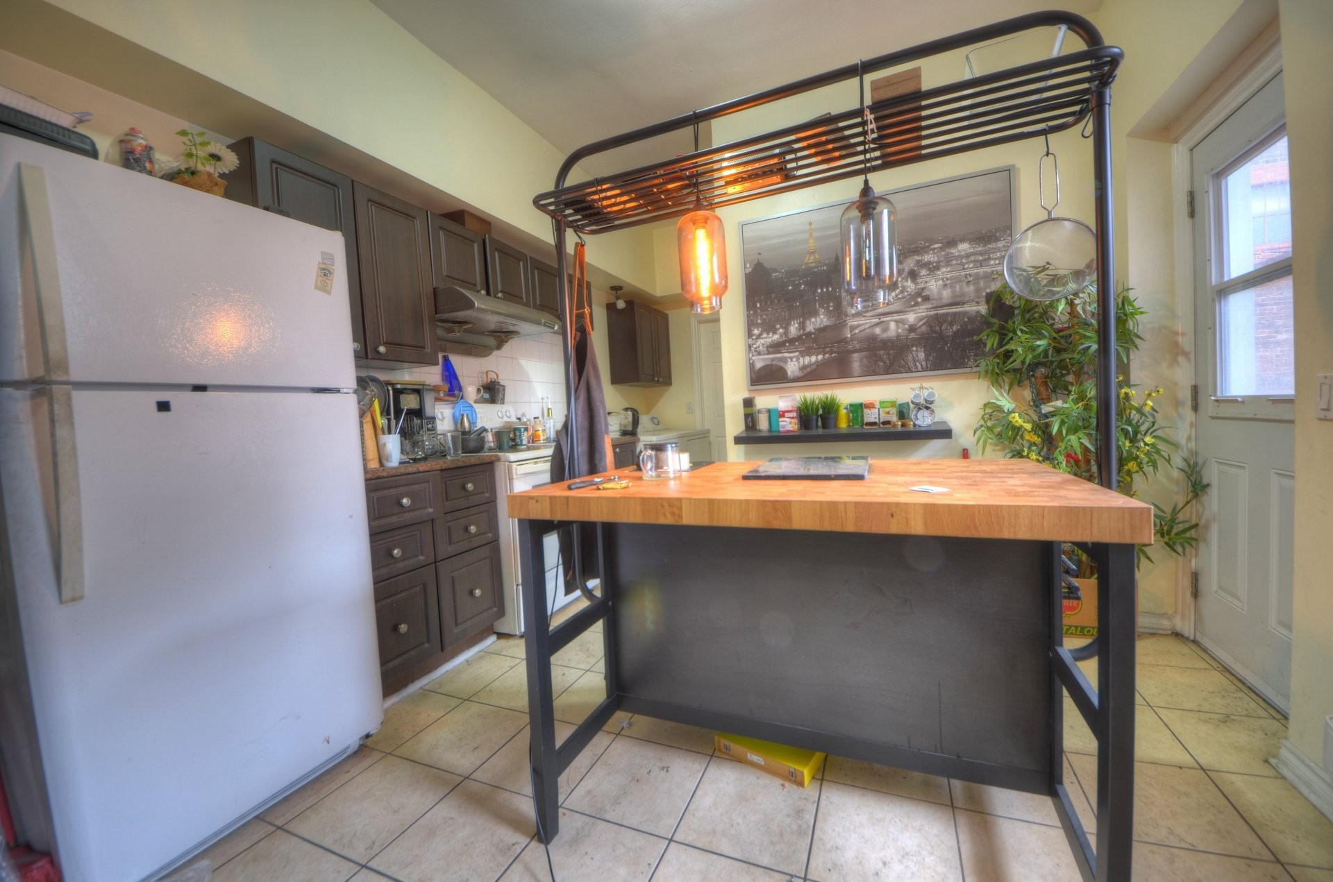 









1452

 - 1462


Rue Atateken

,
Montréal (Ville-Marie),




QC
H2L3L3

