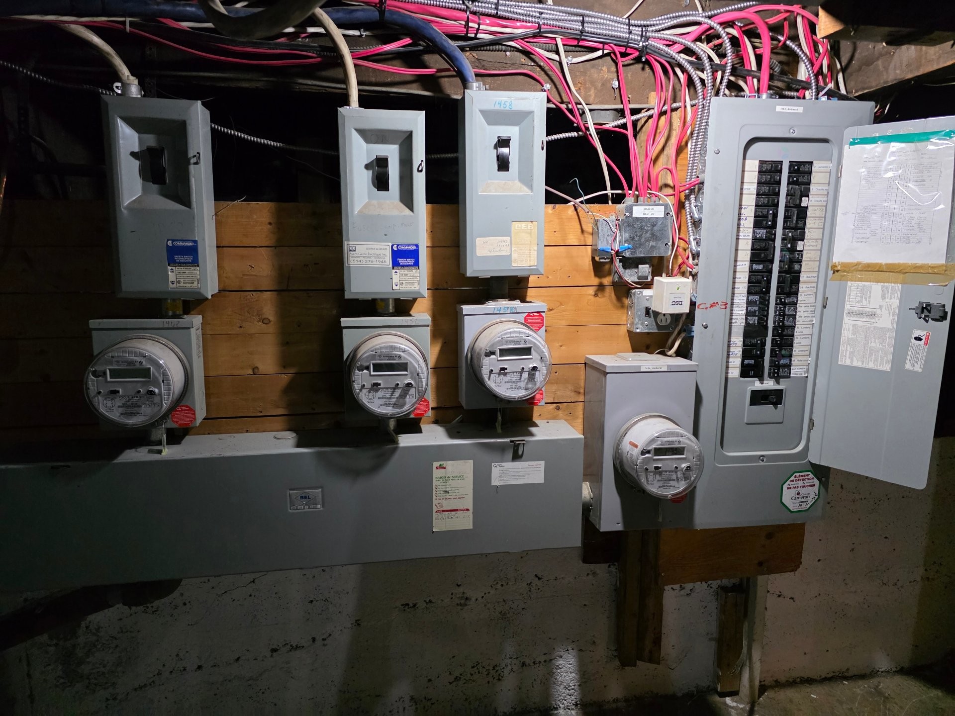 









1452

 - 1462


Rue Atateken

,
Montréal (Ville-Marie),




QC
H2L3L3

